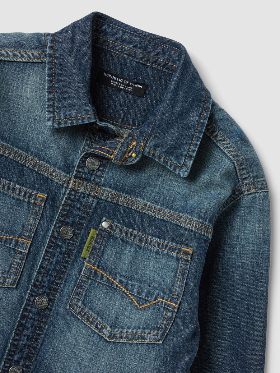 Blue pure cotton shirt with classic collar for boys_2