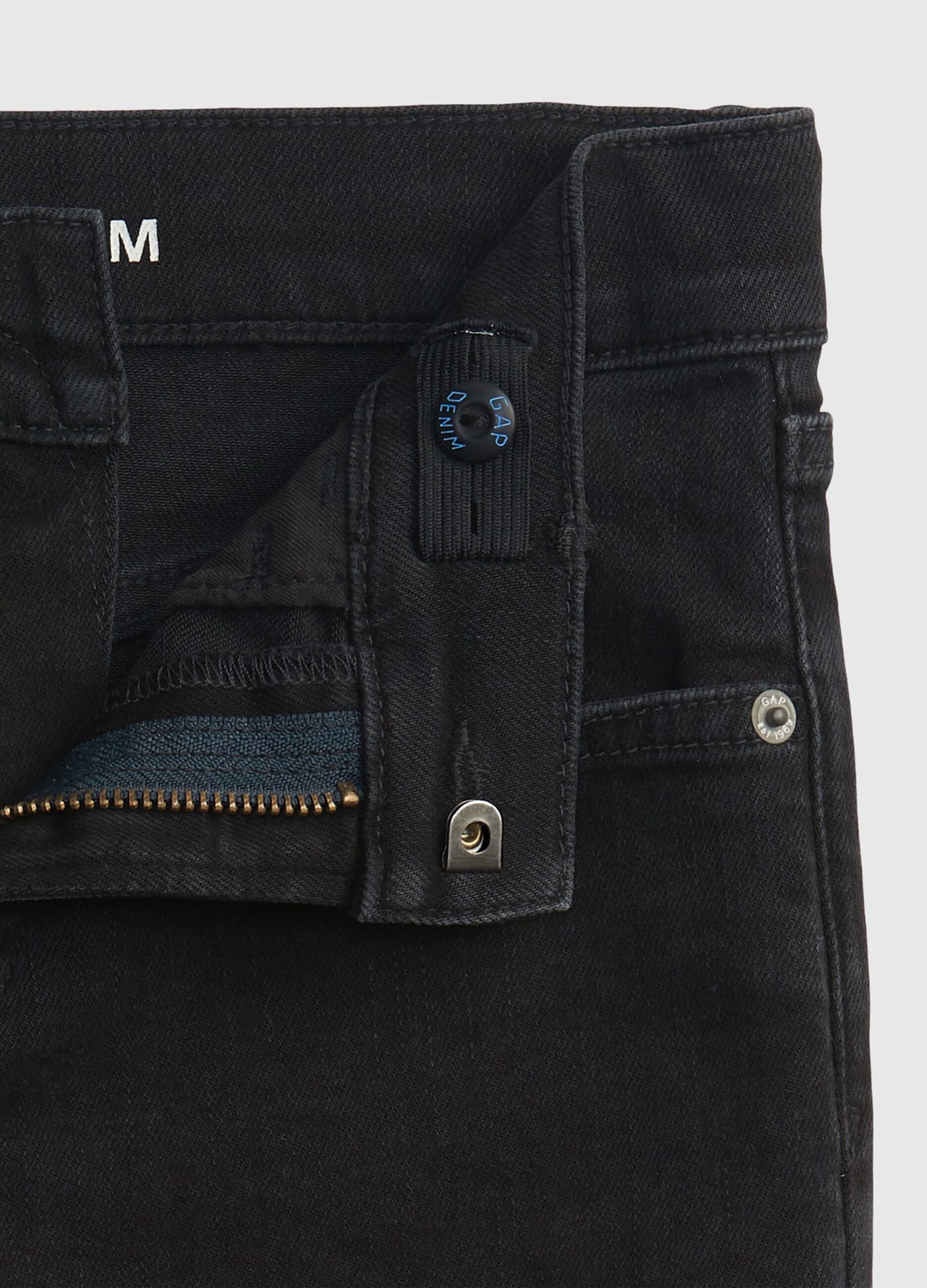 Slim-fit jeans with five pockets