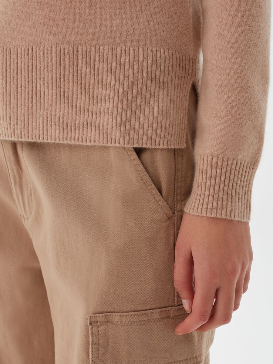 Dolcevita in cashmere con spacchi_3