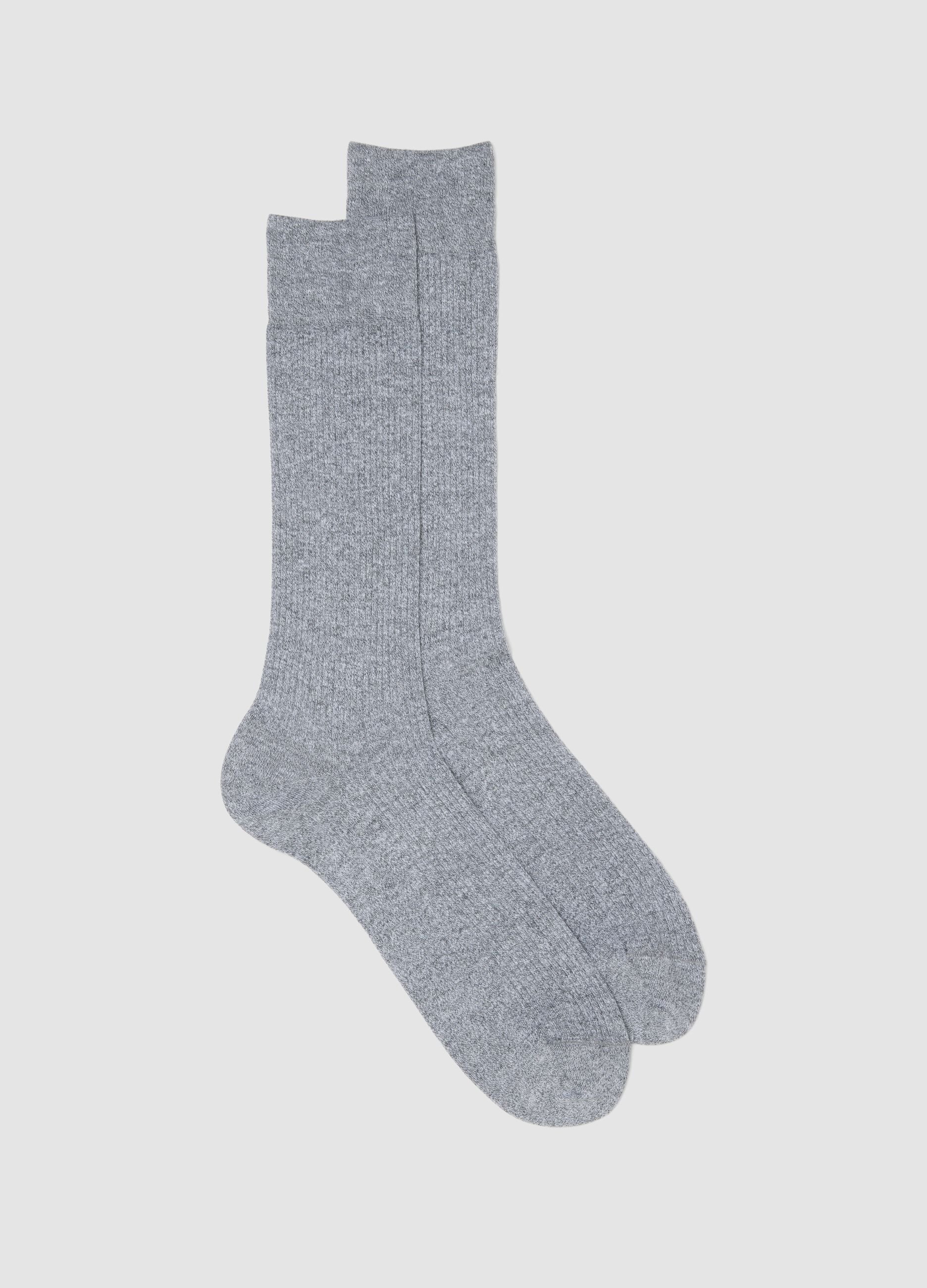 Long grey socks in stretch cotton and linen blend