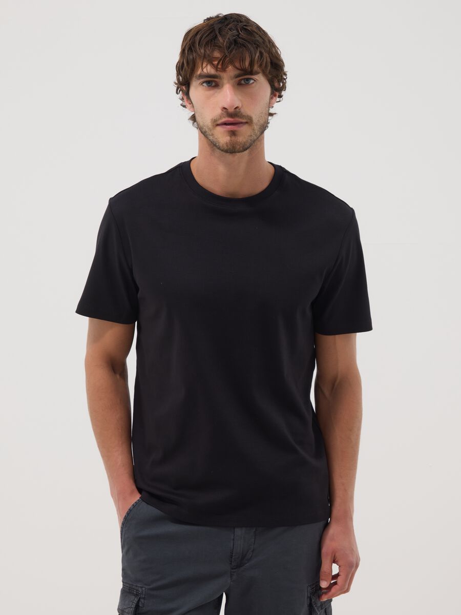 T-shirt nera in puro cotone mercerizzato slim fit_0