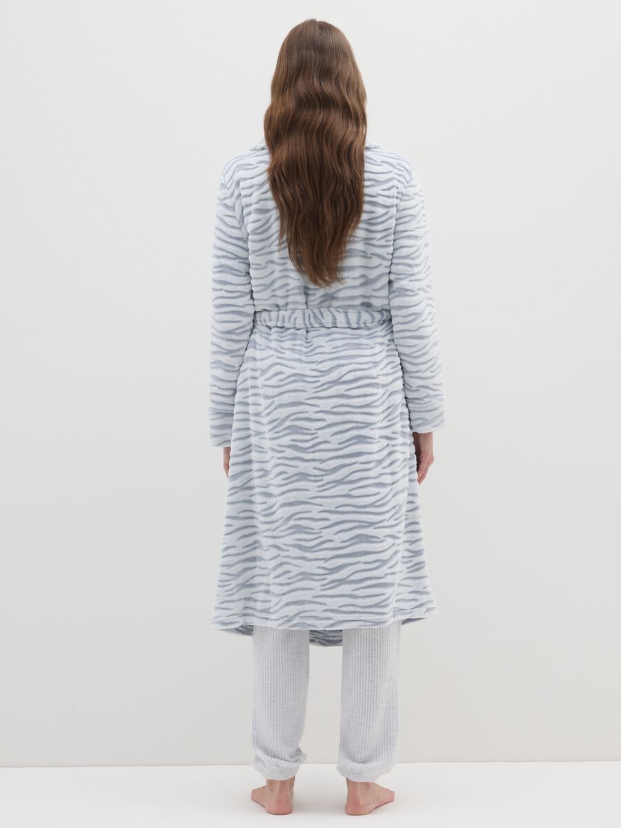 Vestaglia multicolor con cintura e tasche_2