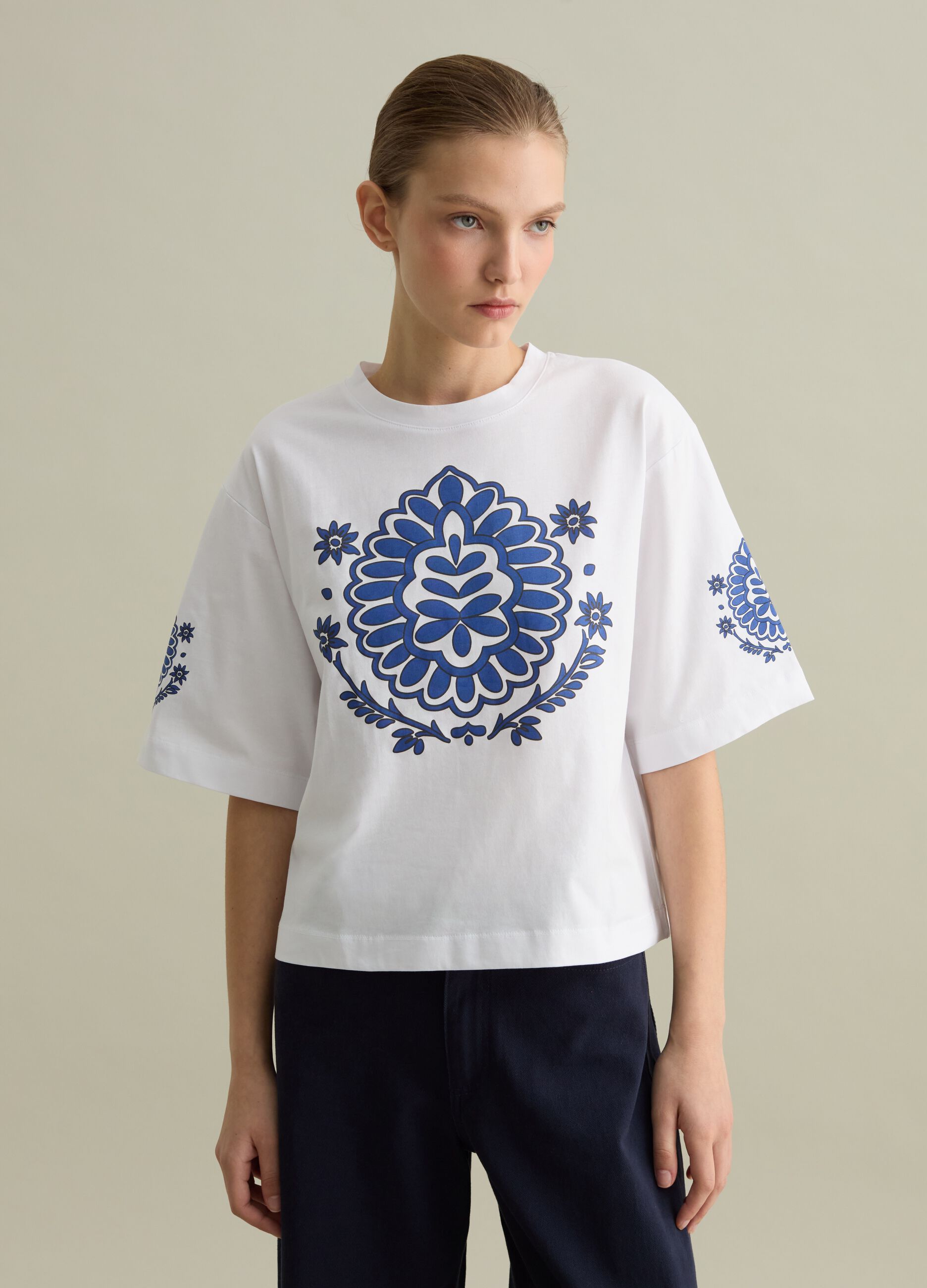 T-shirt with ethnic design print