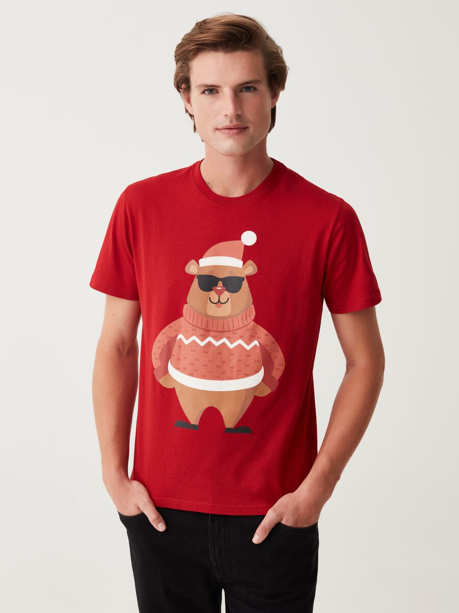 T-shirt con stampa orso natalizio_0