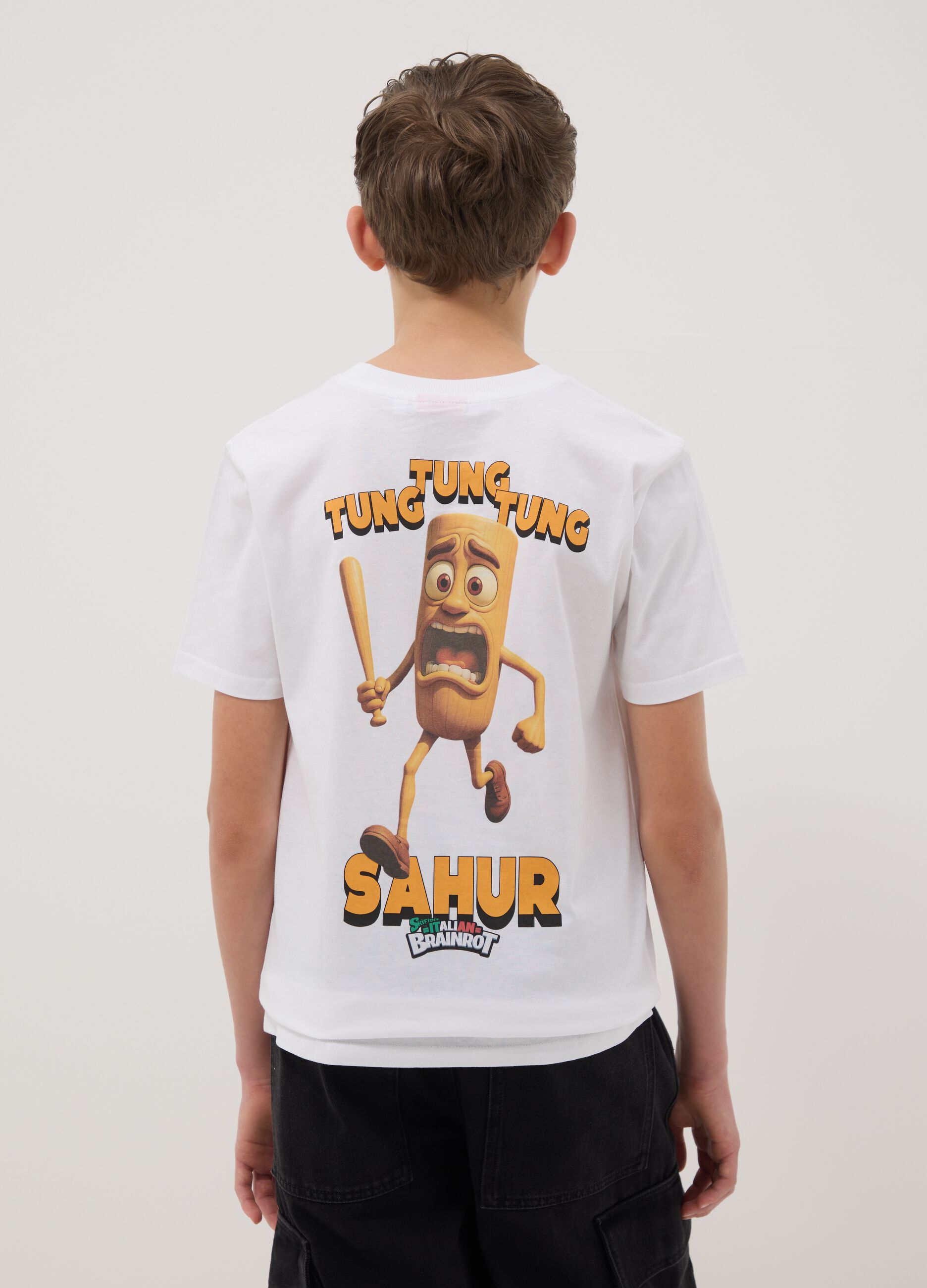 Boy's white pure cotton T-shirt, regular fit with prints