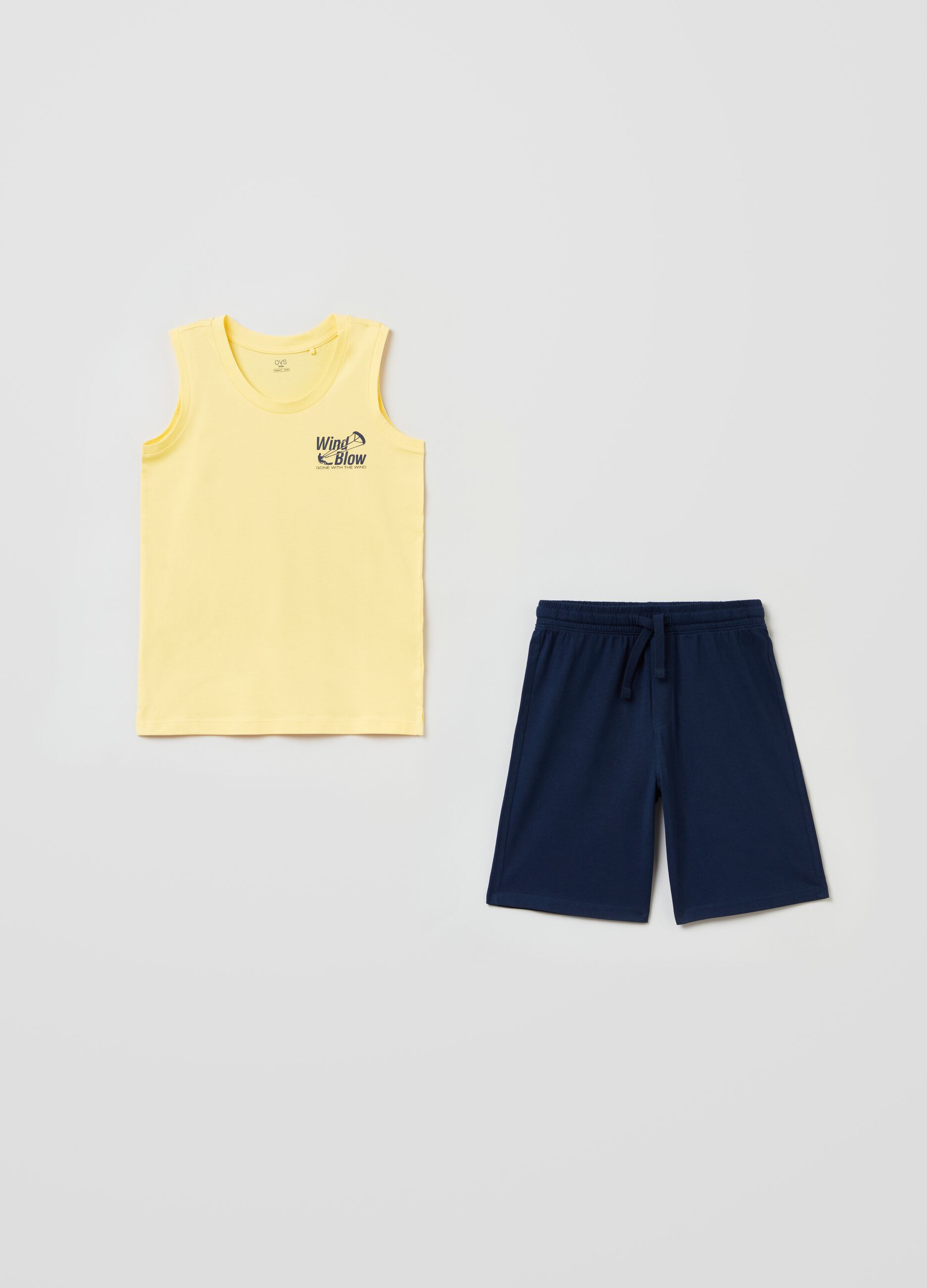 Jogging set consisting of racerback top and Bermuda shorts with surf print