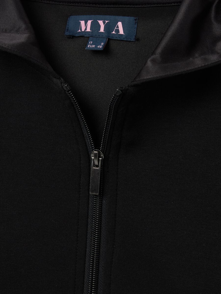 Curvy full-zip with hood_5