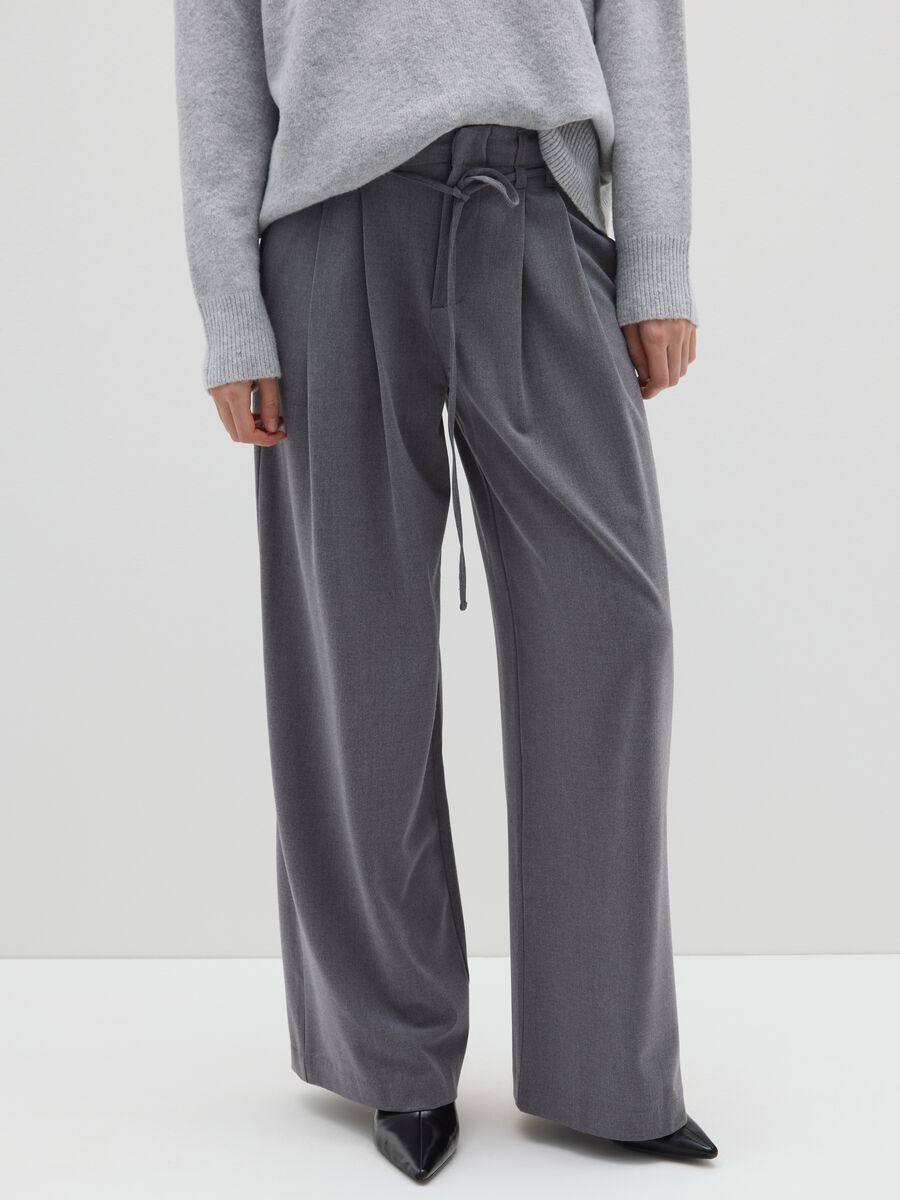 Pantaloni wide leg grigi con fiocco_1