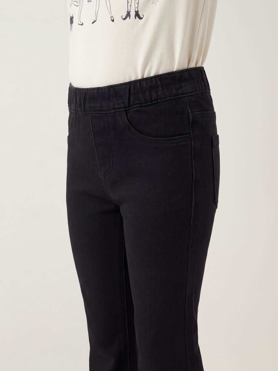 Jeggings nero flare in cotone elasticizzato per bambina_2