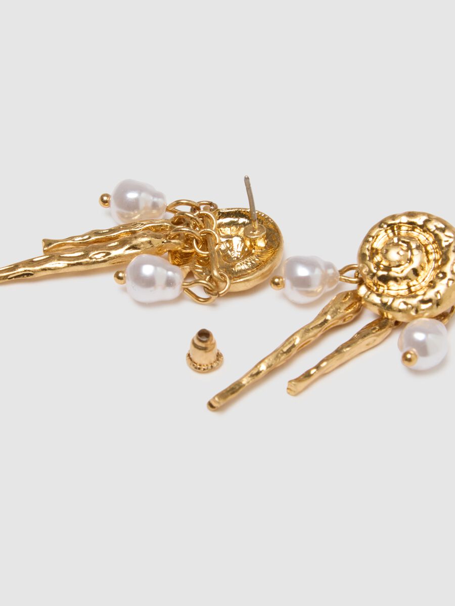 Gold-coloured steel earrings with pearls_1