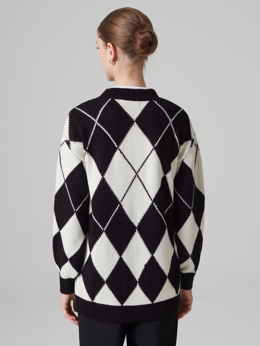 Pullover con disegno a rombi bicolore_2