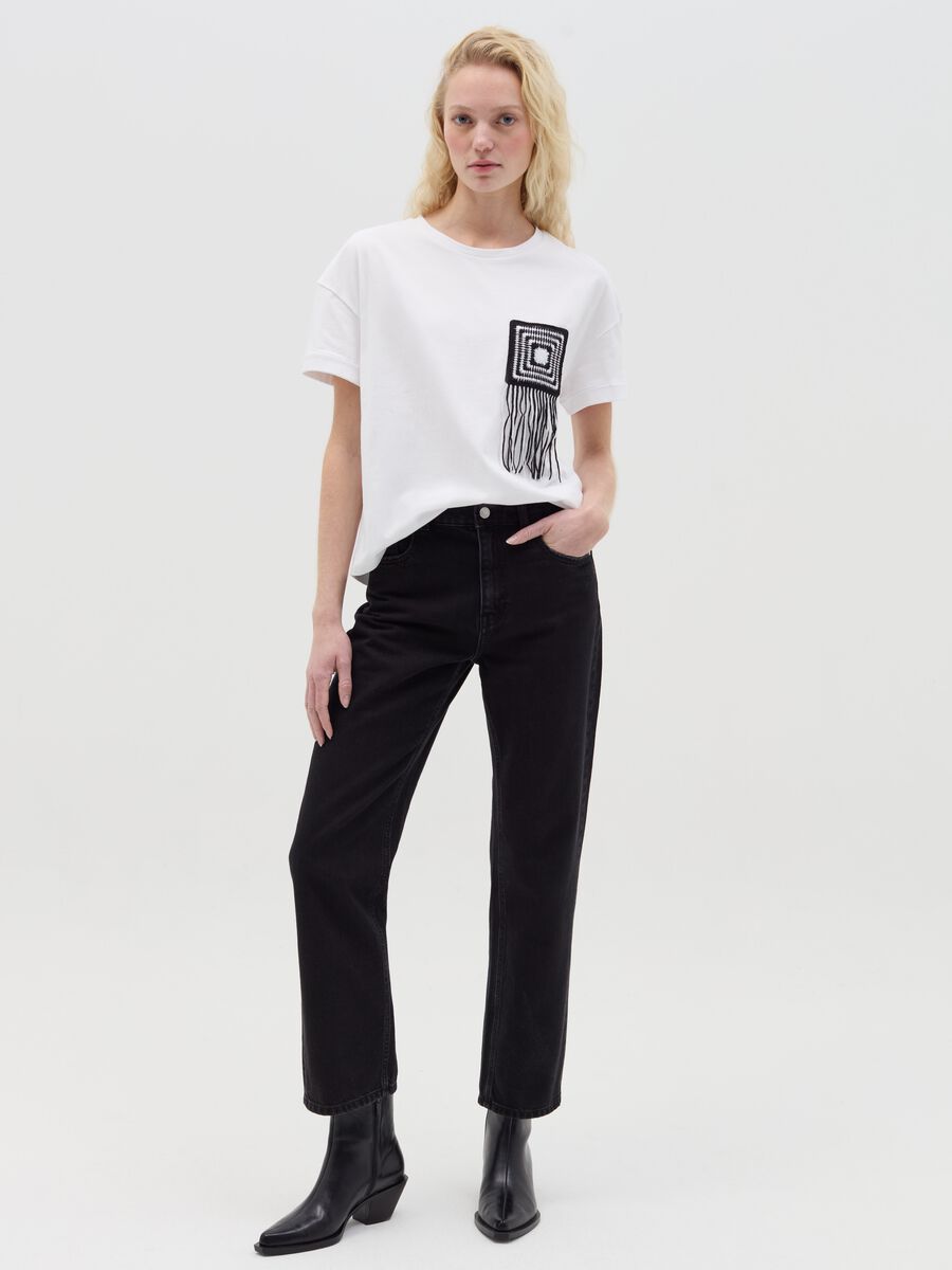 White T-shirt with crochet detail_1