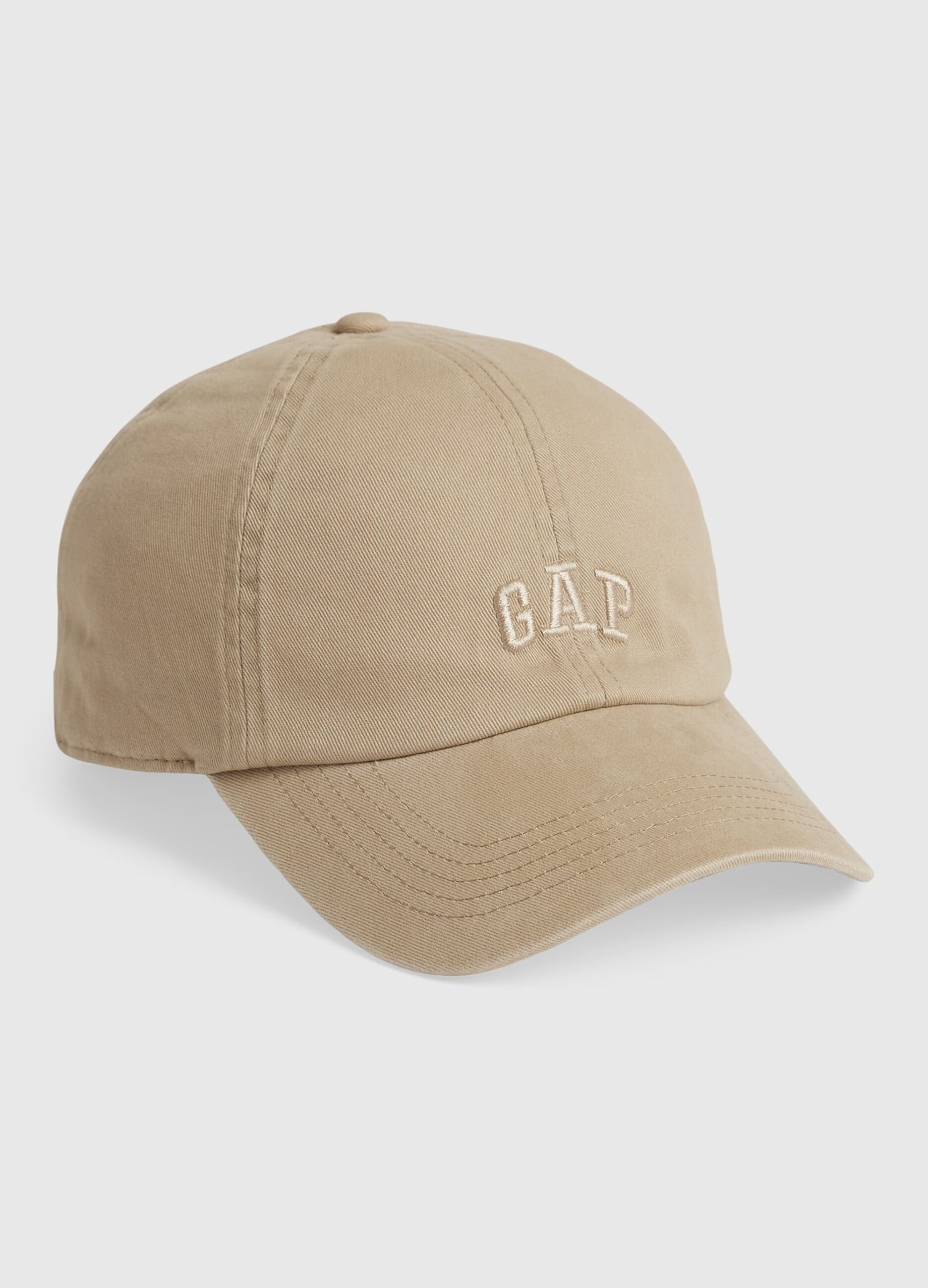 Baseball cap with embroidered logo.