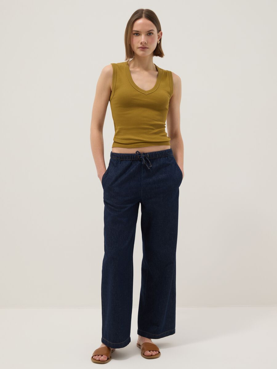 Green pure cotton regular fit V-neck tank top_1