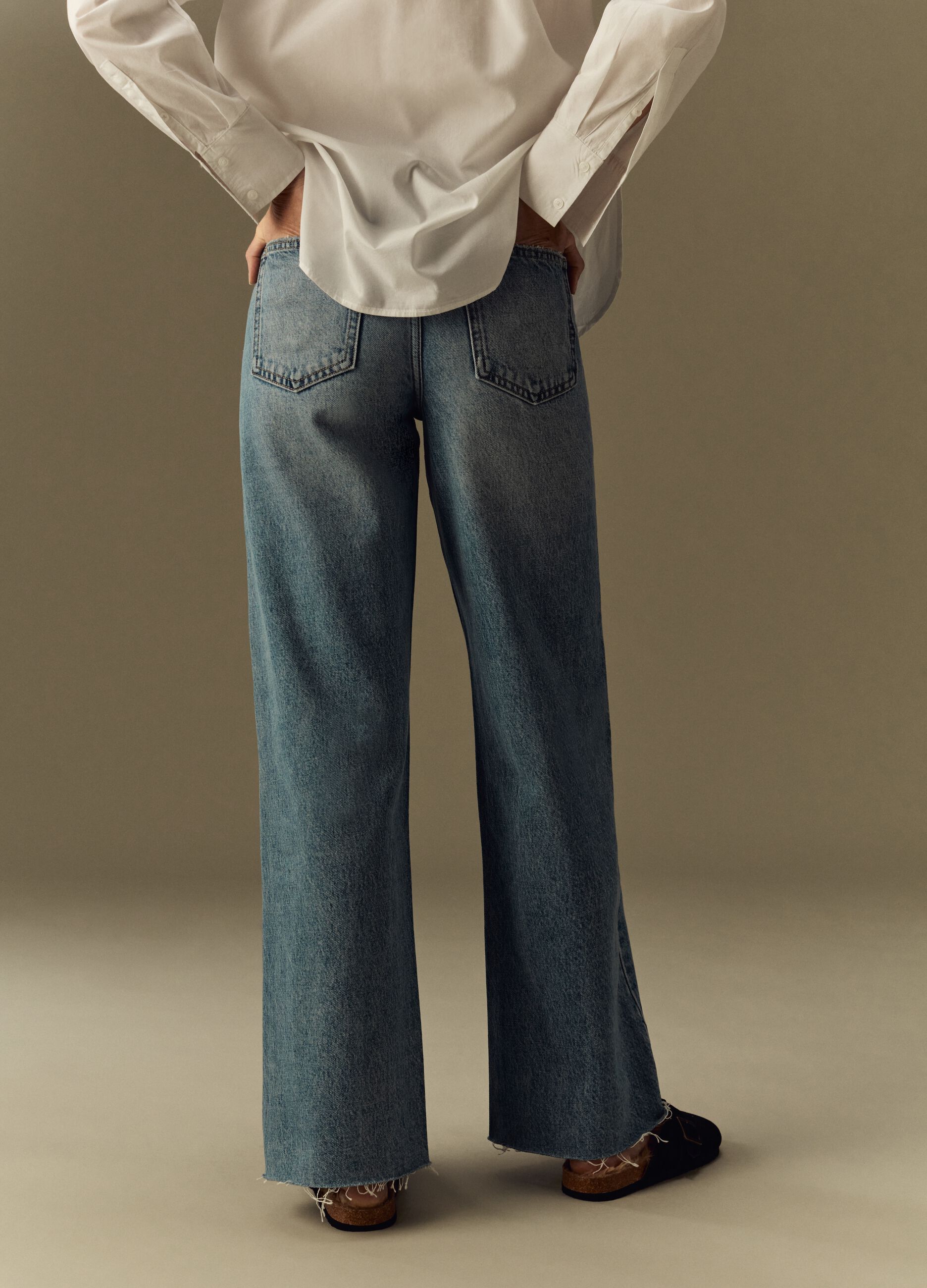 Jeans straight fit con orlo a vivo_2
