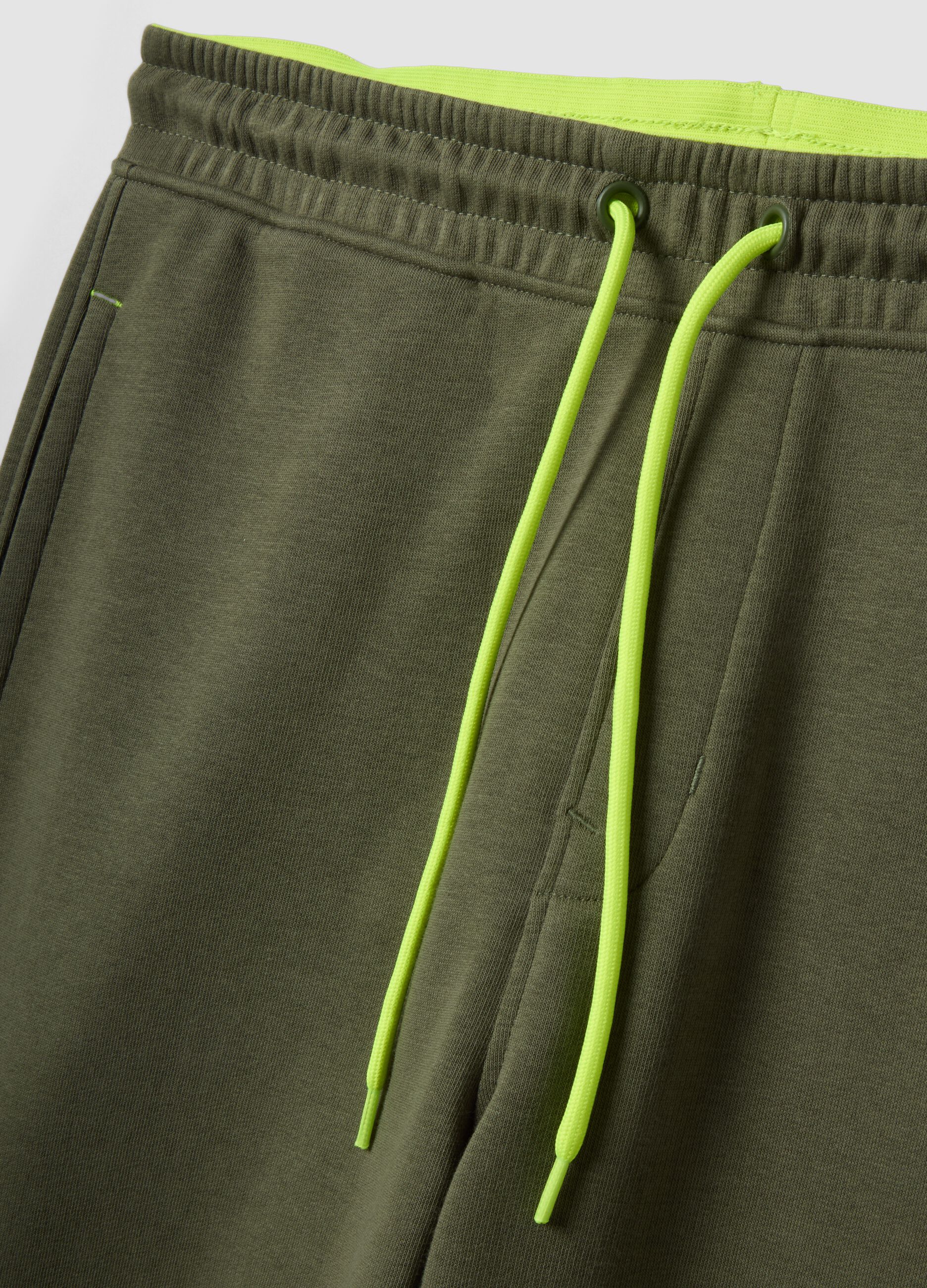 Green cotton-blend Bermuda shorts with elasticated waistband
