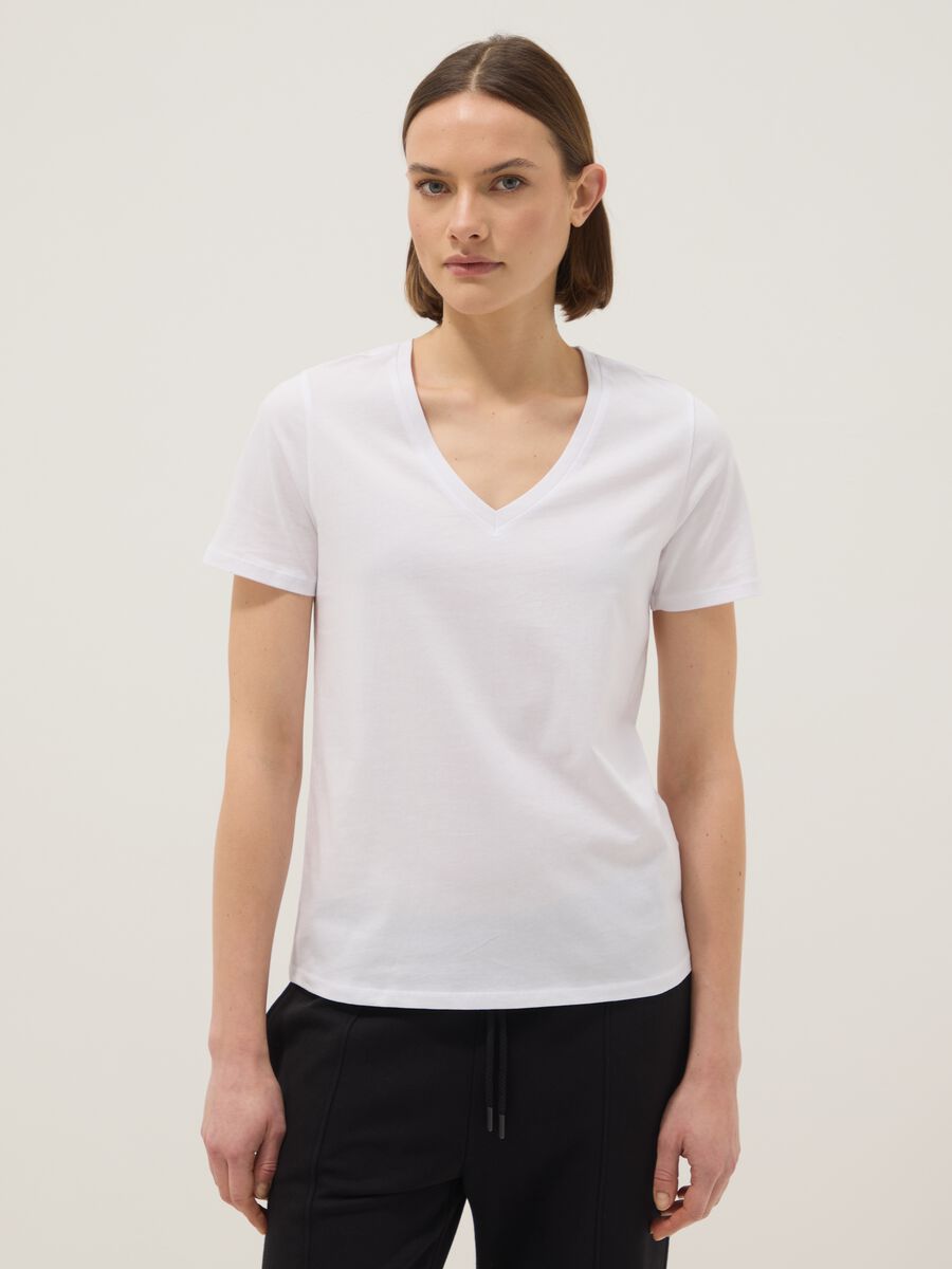 T-shirt in puro cotone bianca regular fit con scollo a V_0