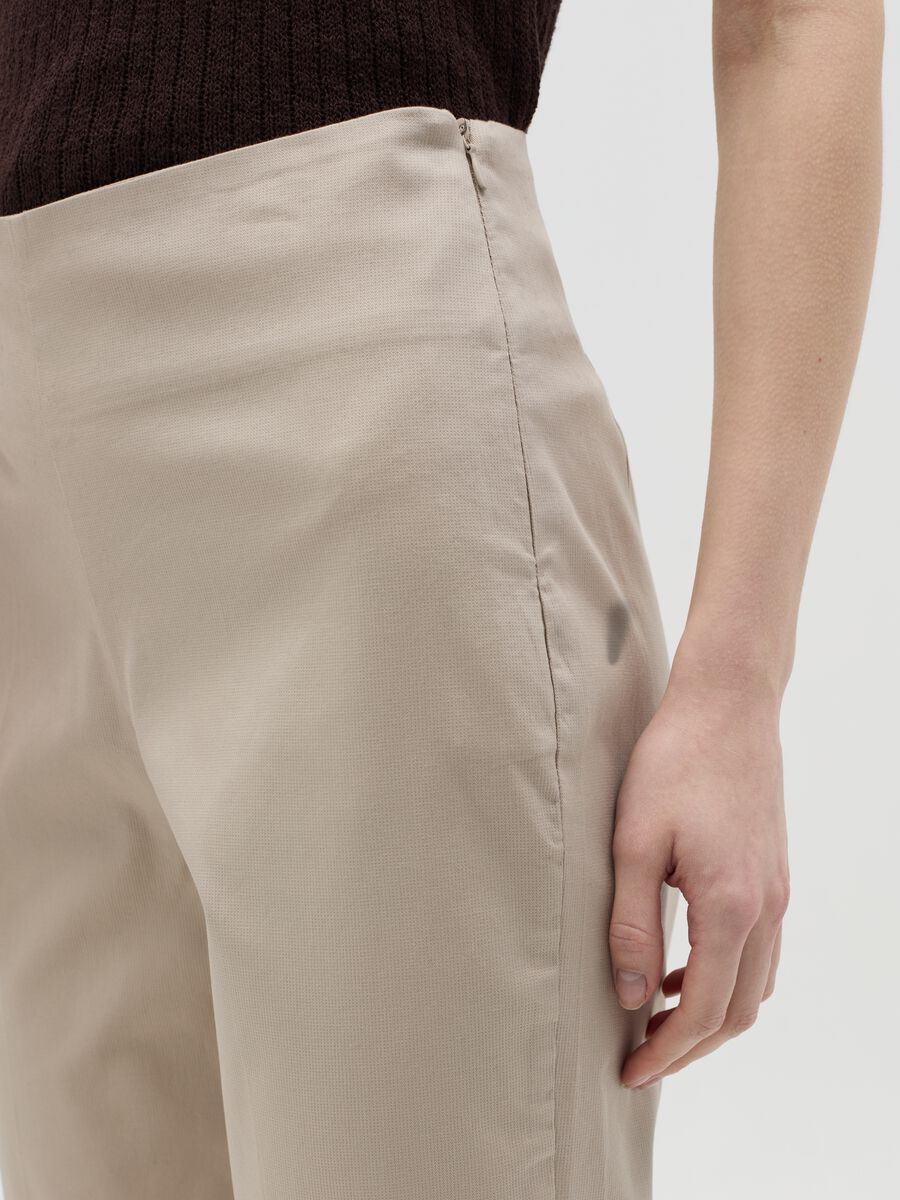 Beige cropped cigarette trousers_2