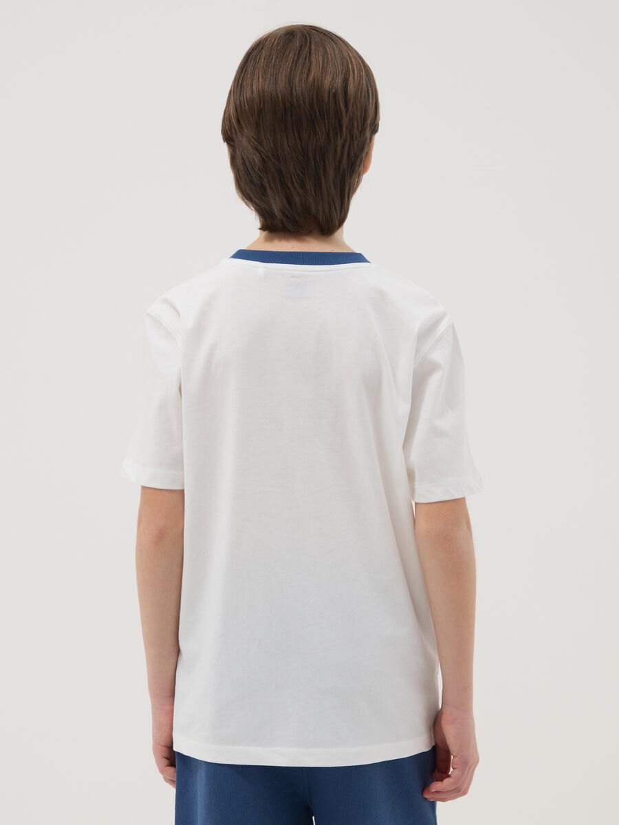 Boys' pure white cotton T-shirt relaxed fit with blue collar_2