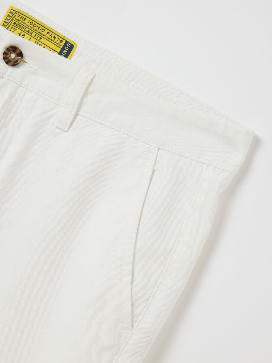 White pure cotton chino shorts_5