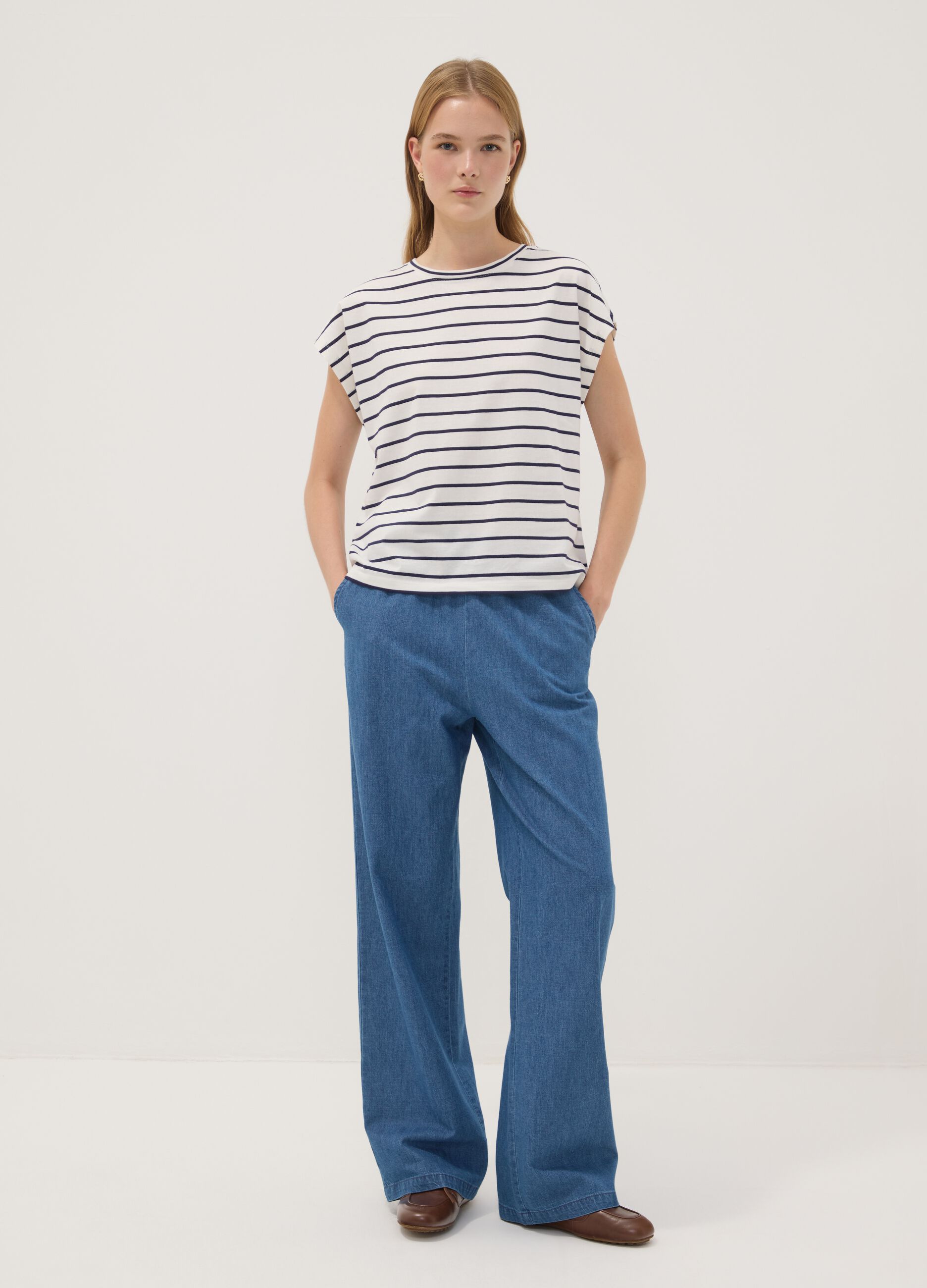 White pure cotton T-shirt with blue stripes, regular fit
