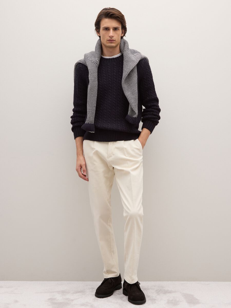 Blue crew neck jumper with jacquard pattern regular fit_2