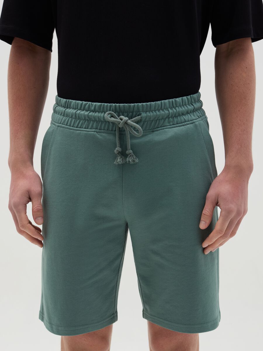 Bermuda joggers in fleece with drawstring_1