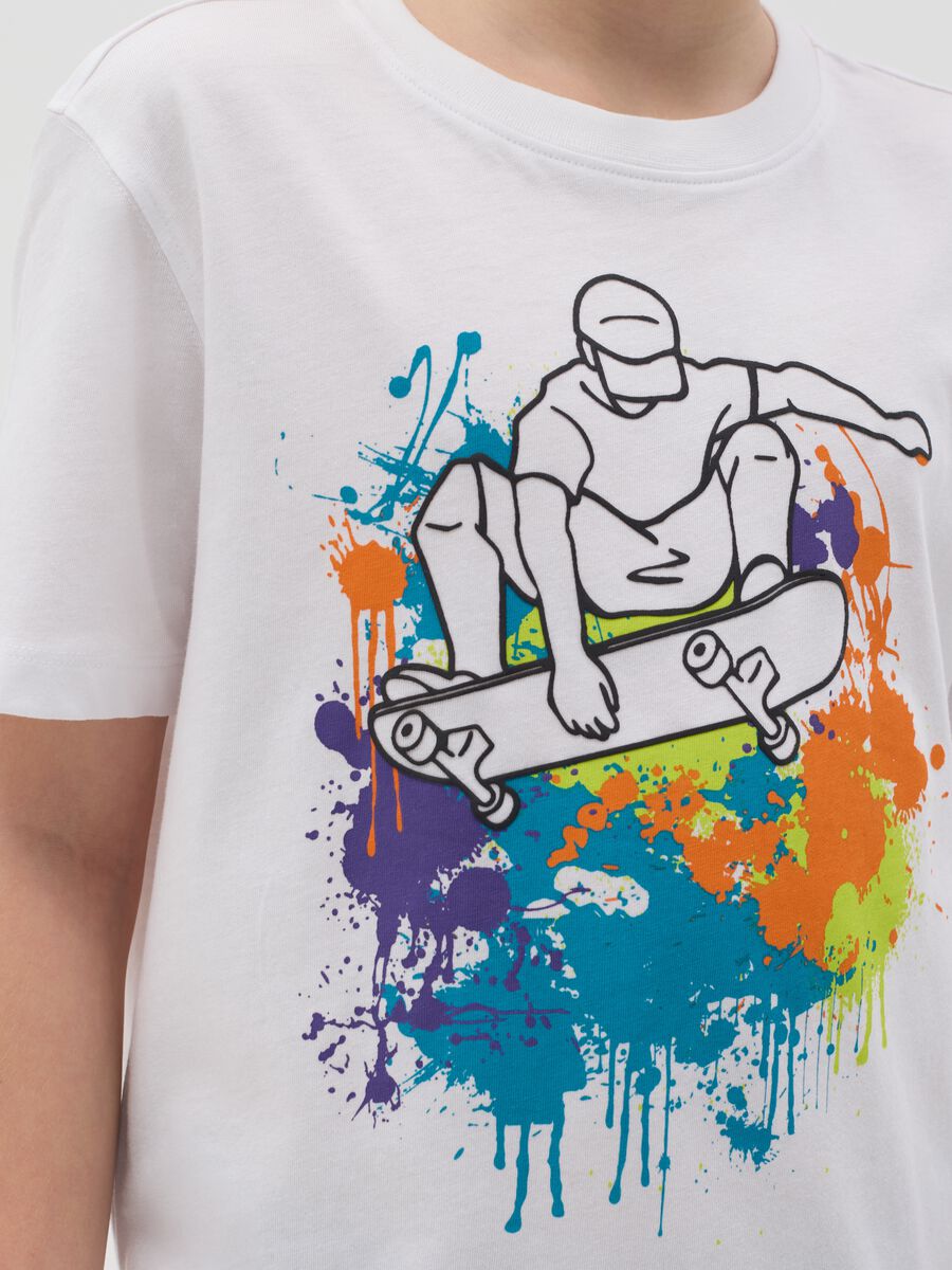 Cotton T-shirt with skater boy print_1