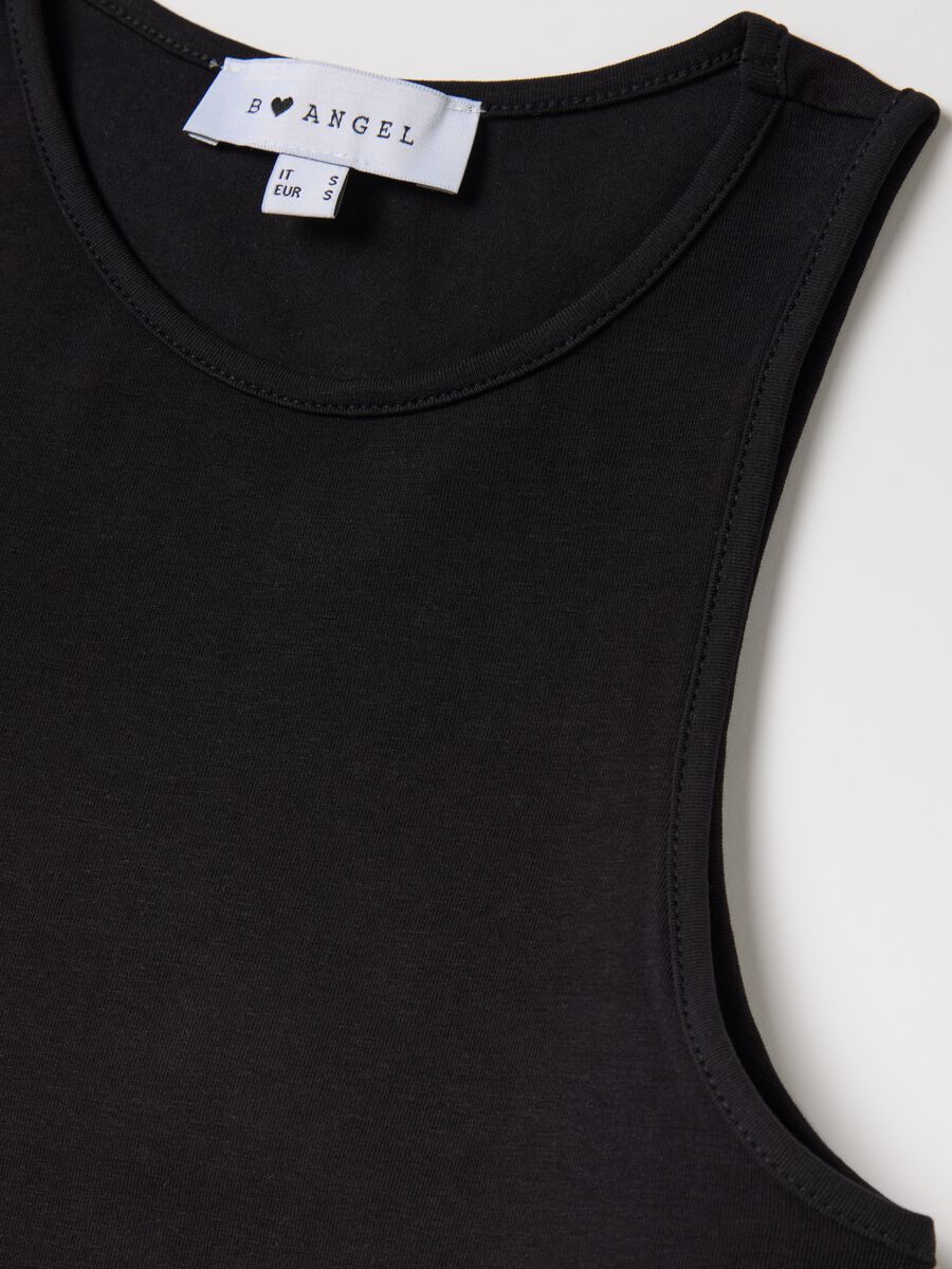 Women’s black fitted short top in stretch cotton_5