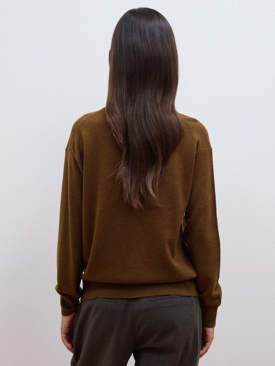 Brown pure wool crew-neck jumper in oversized fit_3