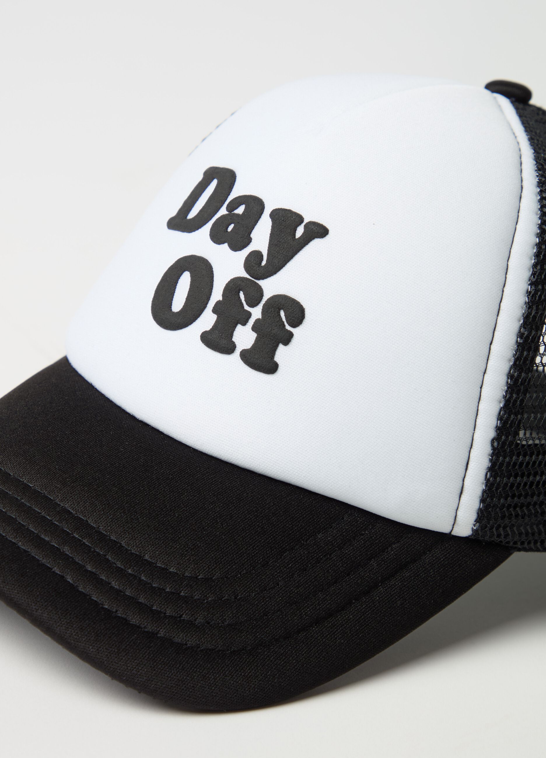 Cappello da baseball con scritta "Day Off"