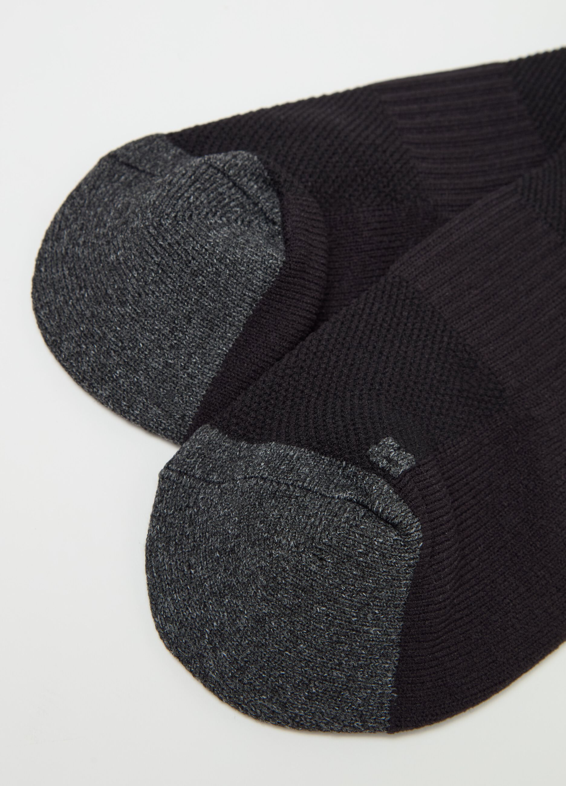 Three-pair pack sneaker liners with contrasting details