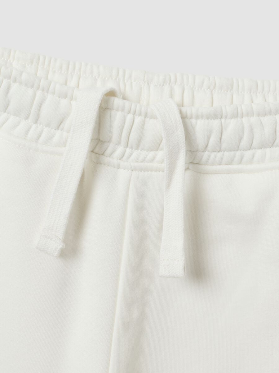 White cotton-blend regular-fit joggers for girls_3