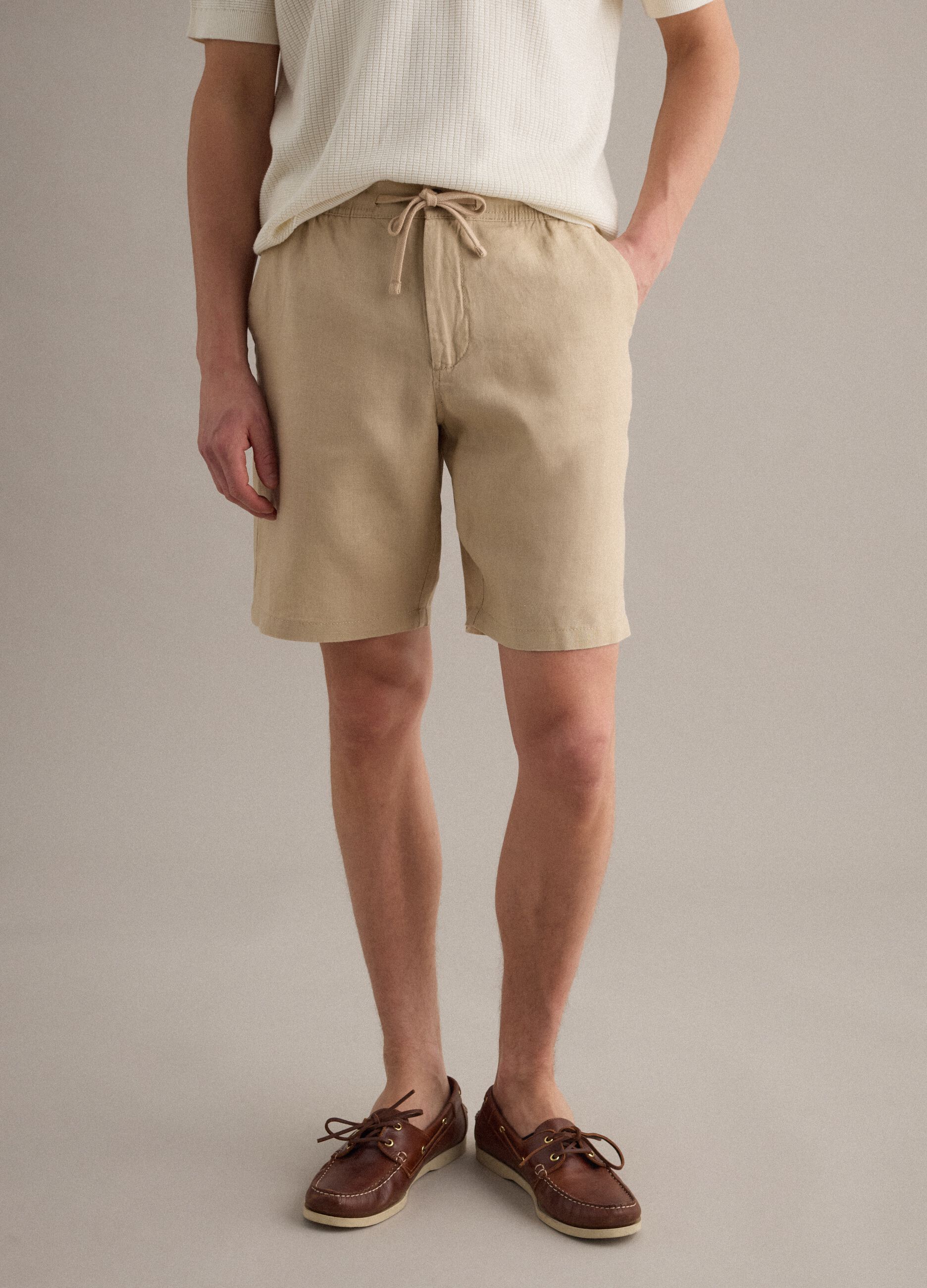 Beige pure linen Bermuda shorts with elasticated waist