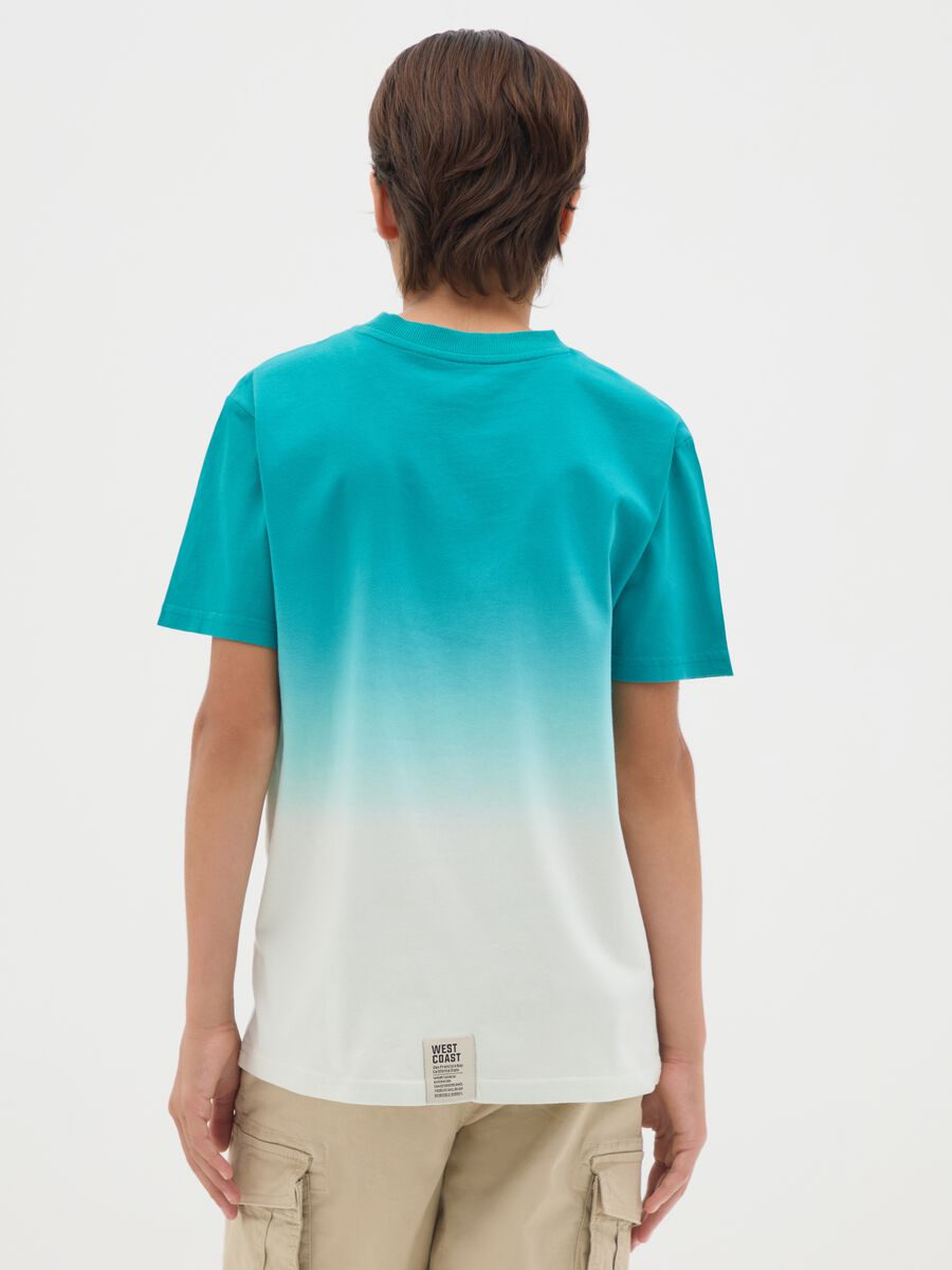 T-shirt da ragazzo in puro cotone multicolor regular fit con grafica West Coast_1