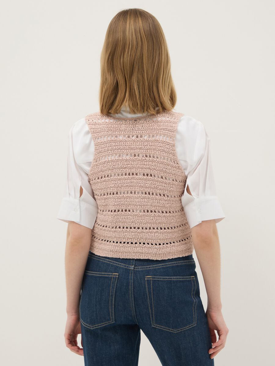 Pink pure cotton regular fit waistcoat with perforated design_2