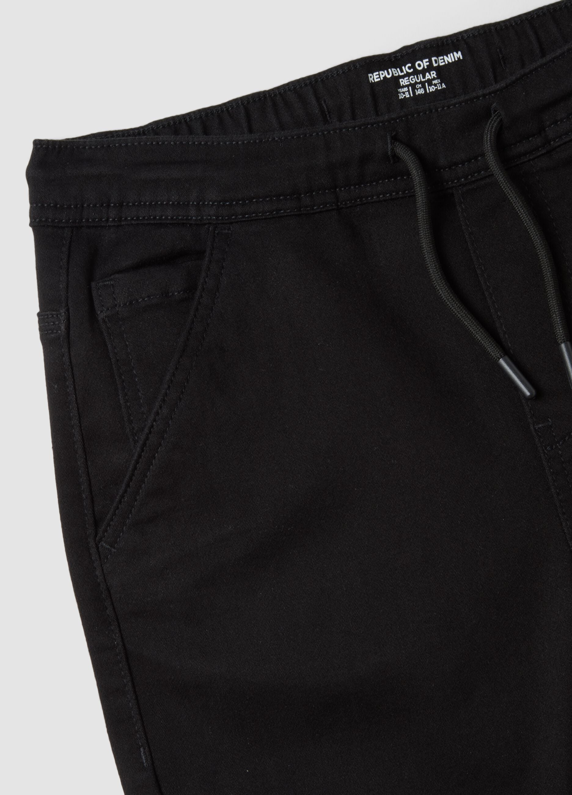 Jogger denim nero in cotone elasticizzato con vita elastica per ragazzo