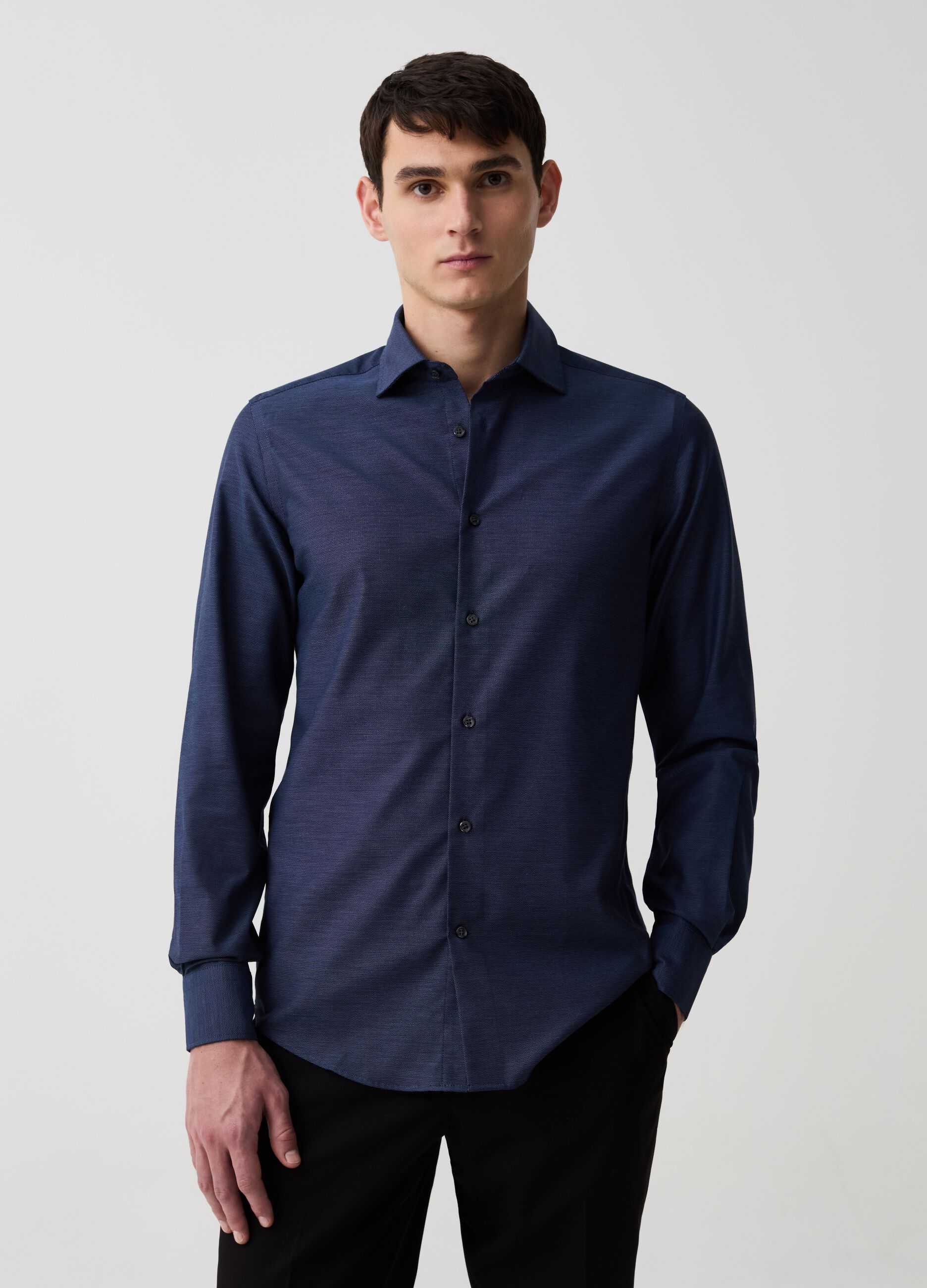 Camicia slim fit no stiro con micro trama