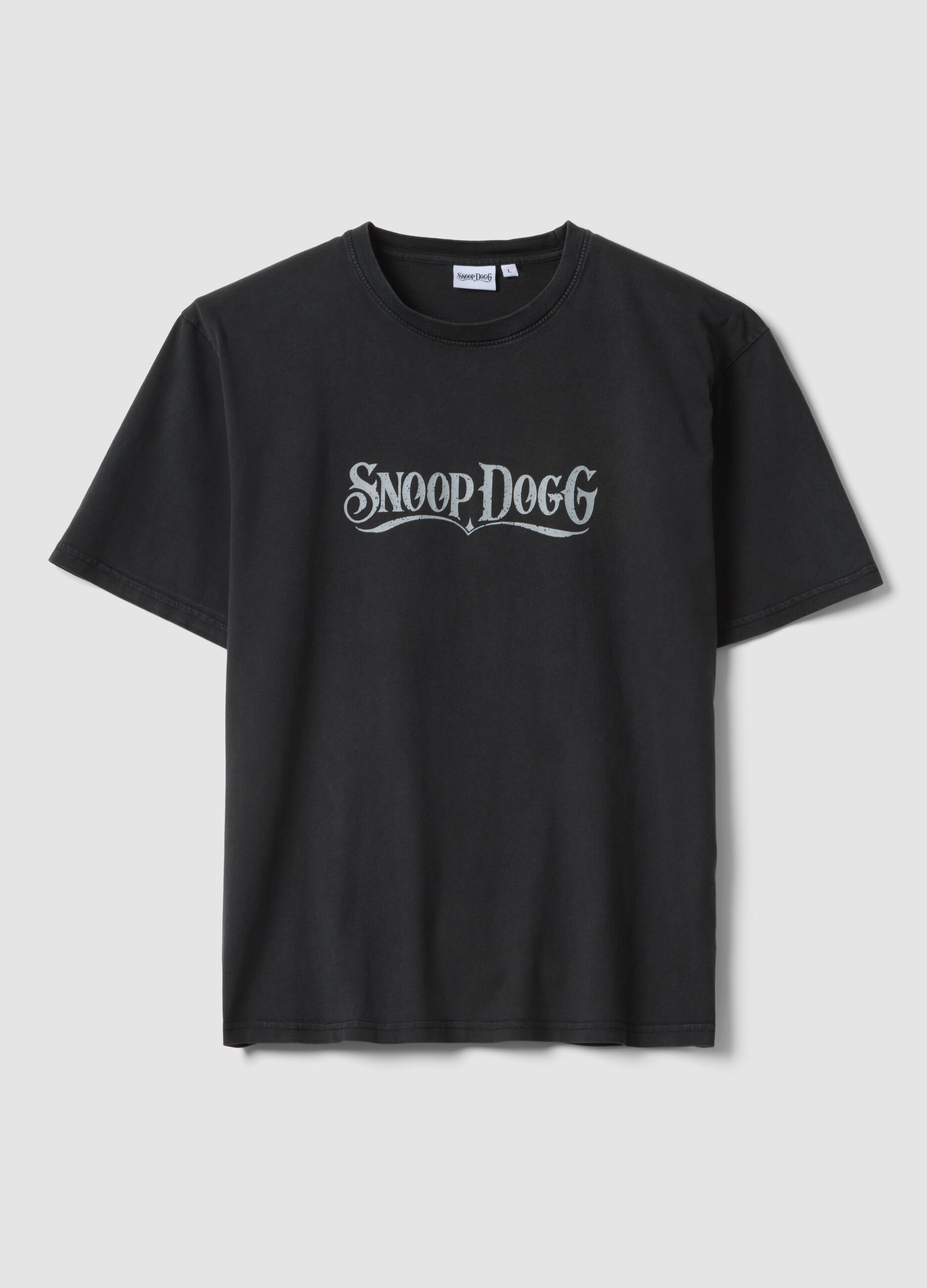 T-shirt nera con scritta Snoop Dogg in puro cotone relaxed fit