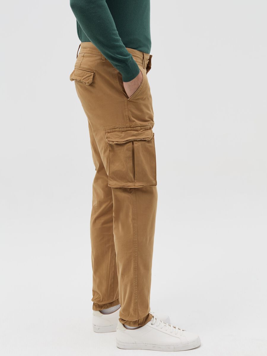 Stretch cotton cargo trousers_2