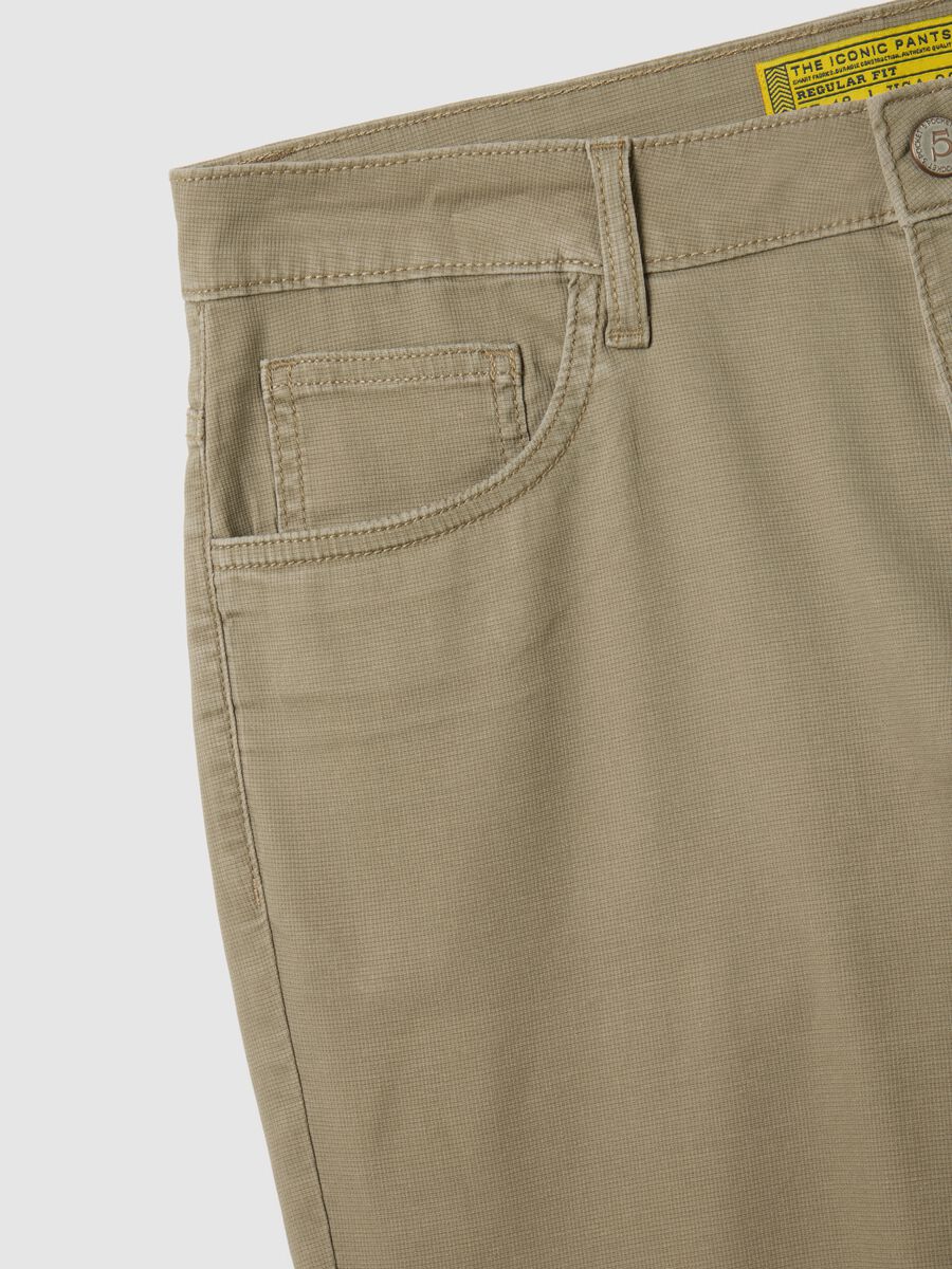 Men's beige regular fit stretch cotton shorts_1