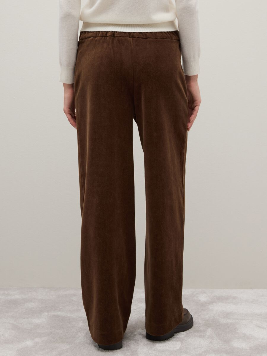 Regular fit brown trousers in cotton and velvet blend_2