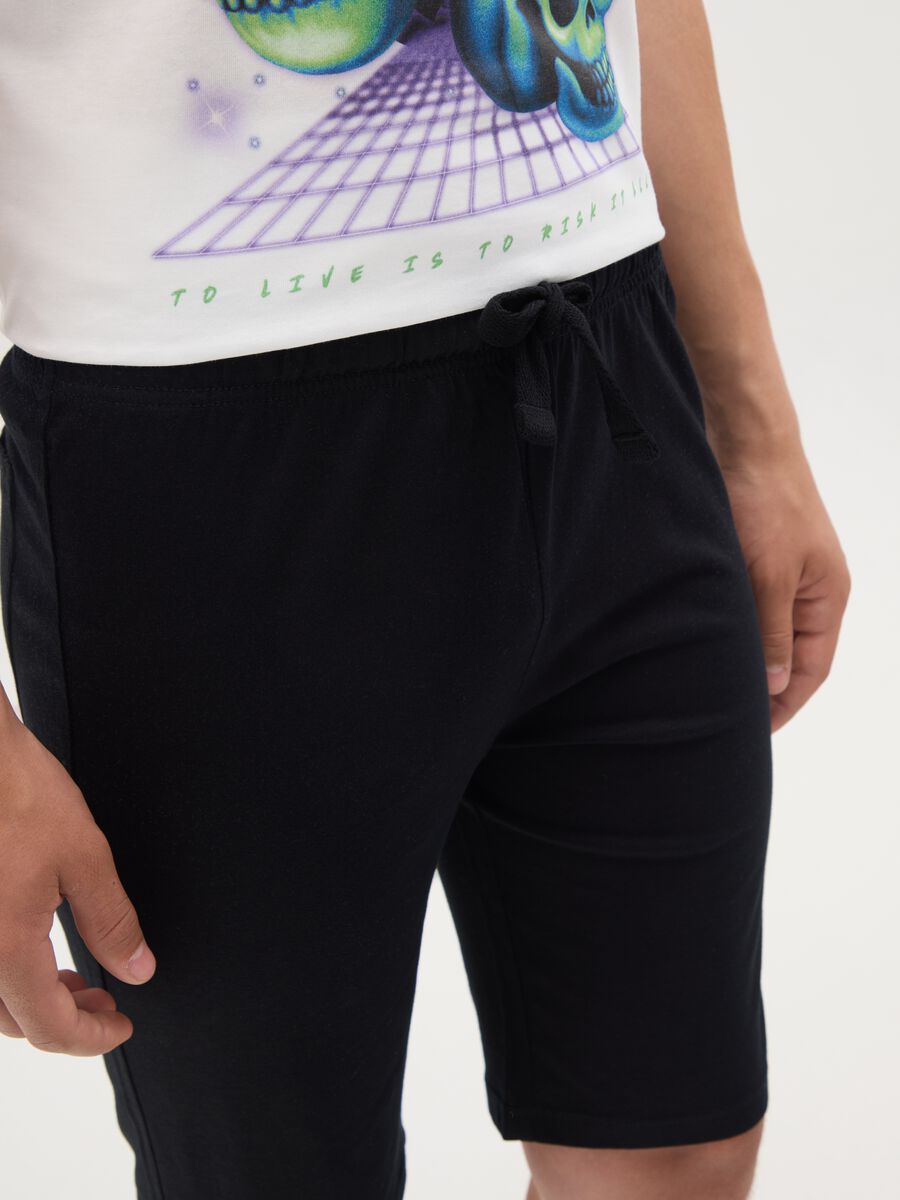 Boy's black cotton regular fit shorts_1