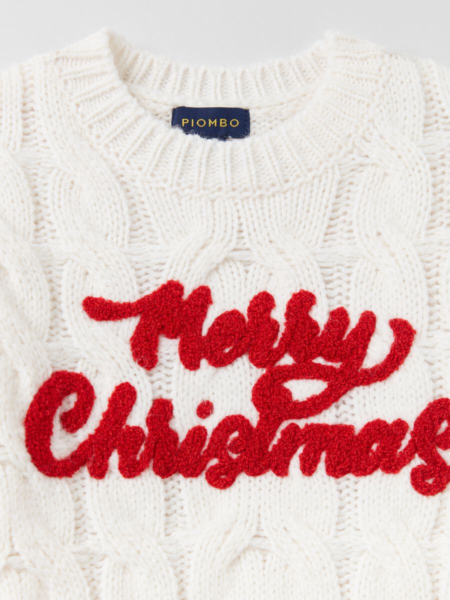 Pullover natalizio con lavorazione a trecce_5