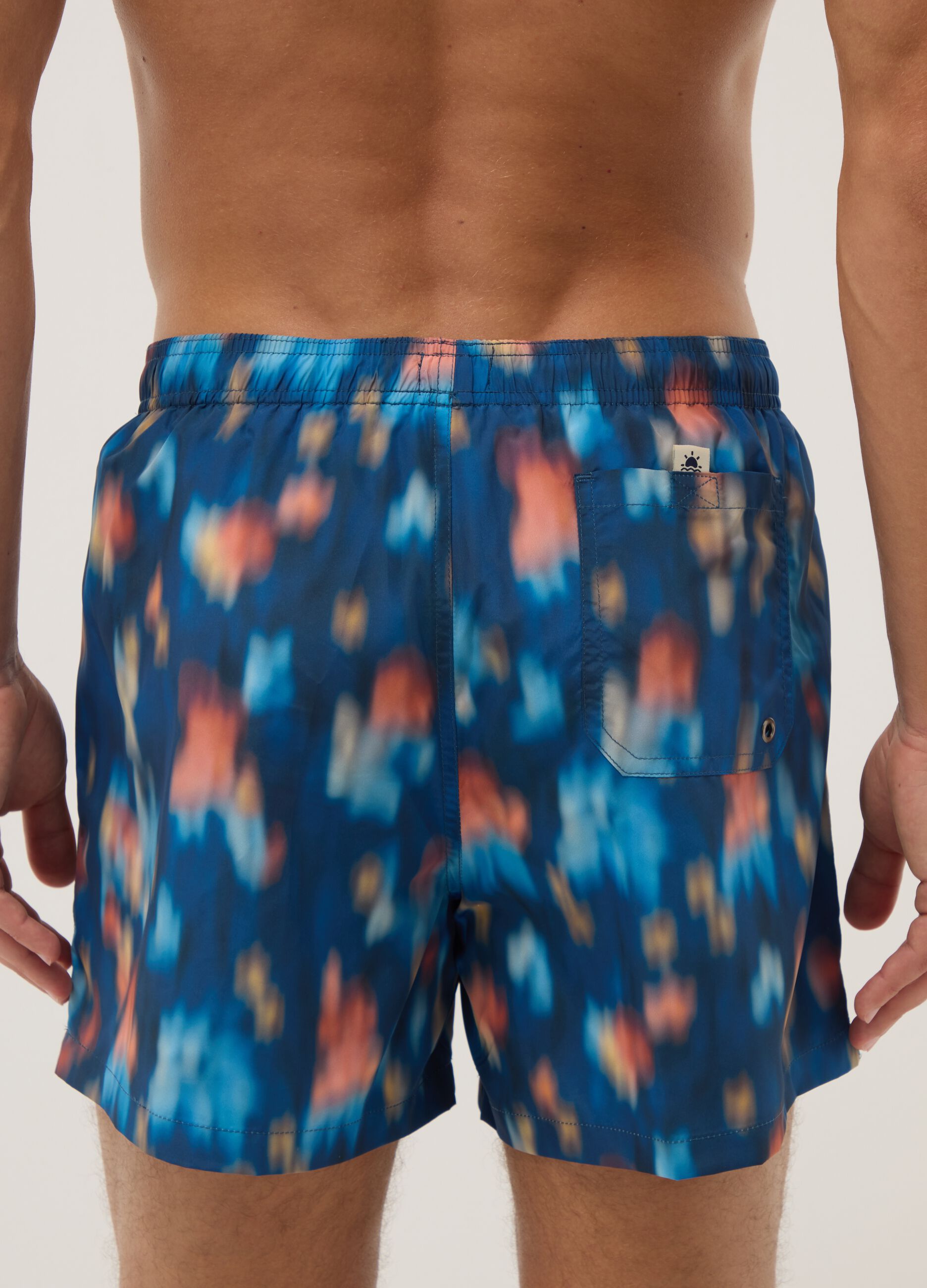 Costume boxer blu con stampa sfumata multicolor