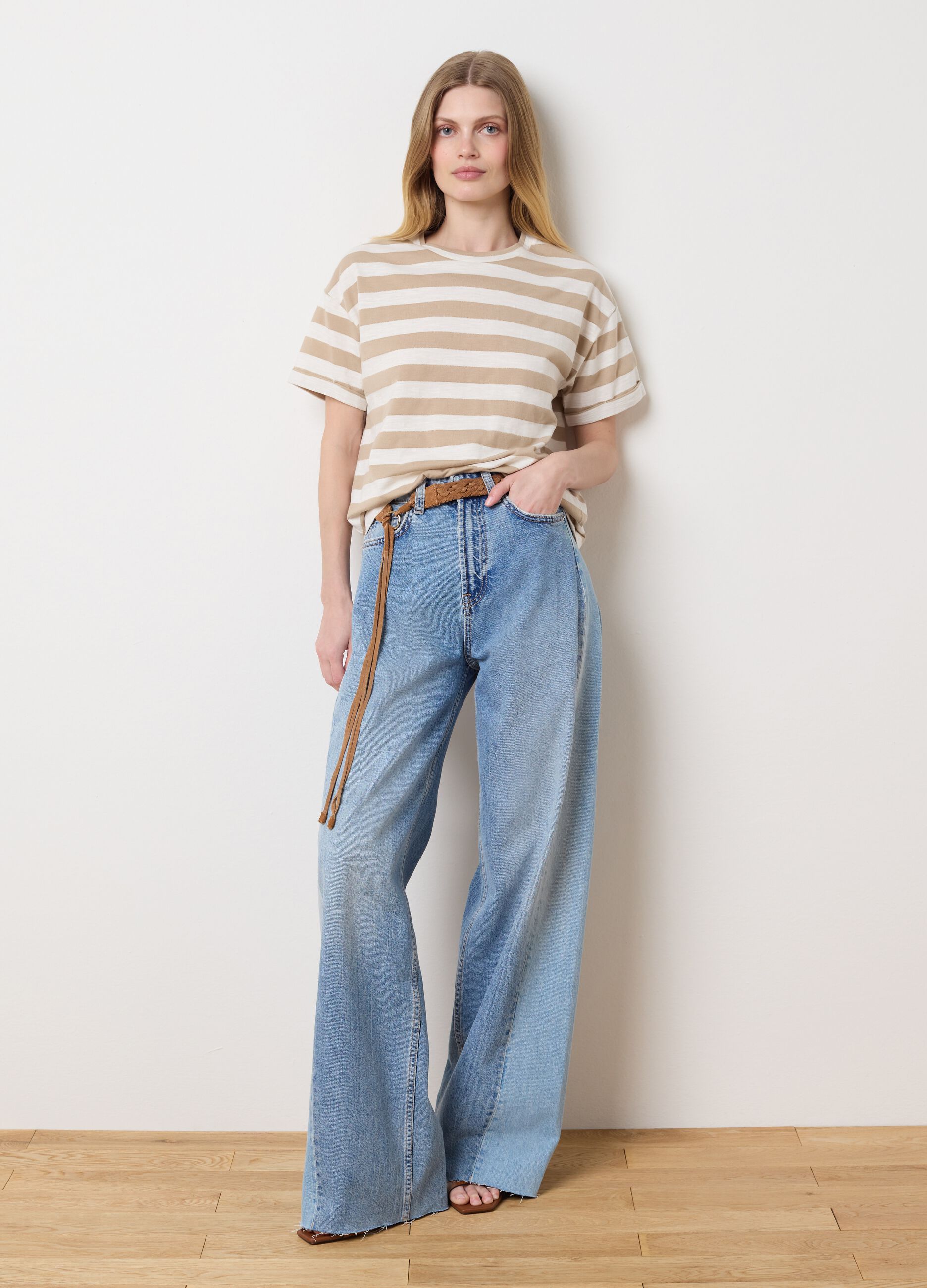 T-shirt with white and beige lurex stripes