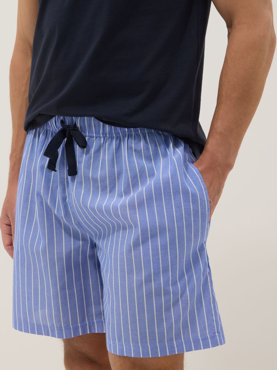 Pigiama corto blu a righe in jersey di puro cotone organico_3