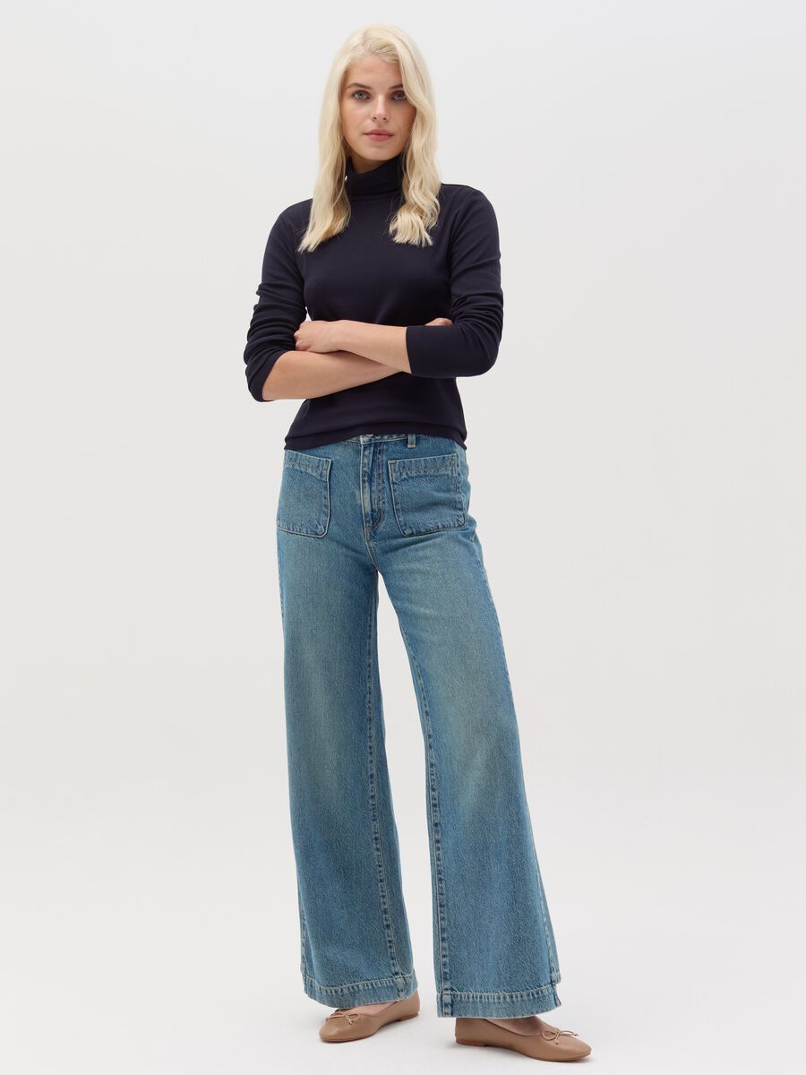 Long-sleeved T-shirt with high neck_1