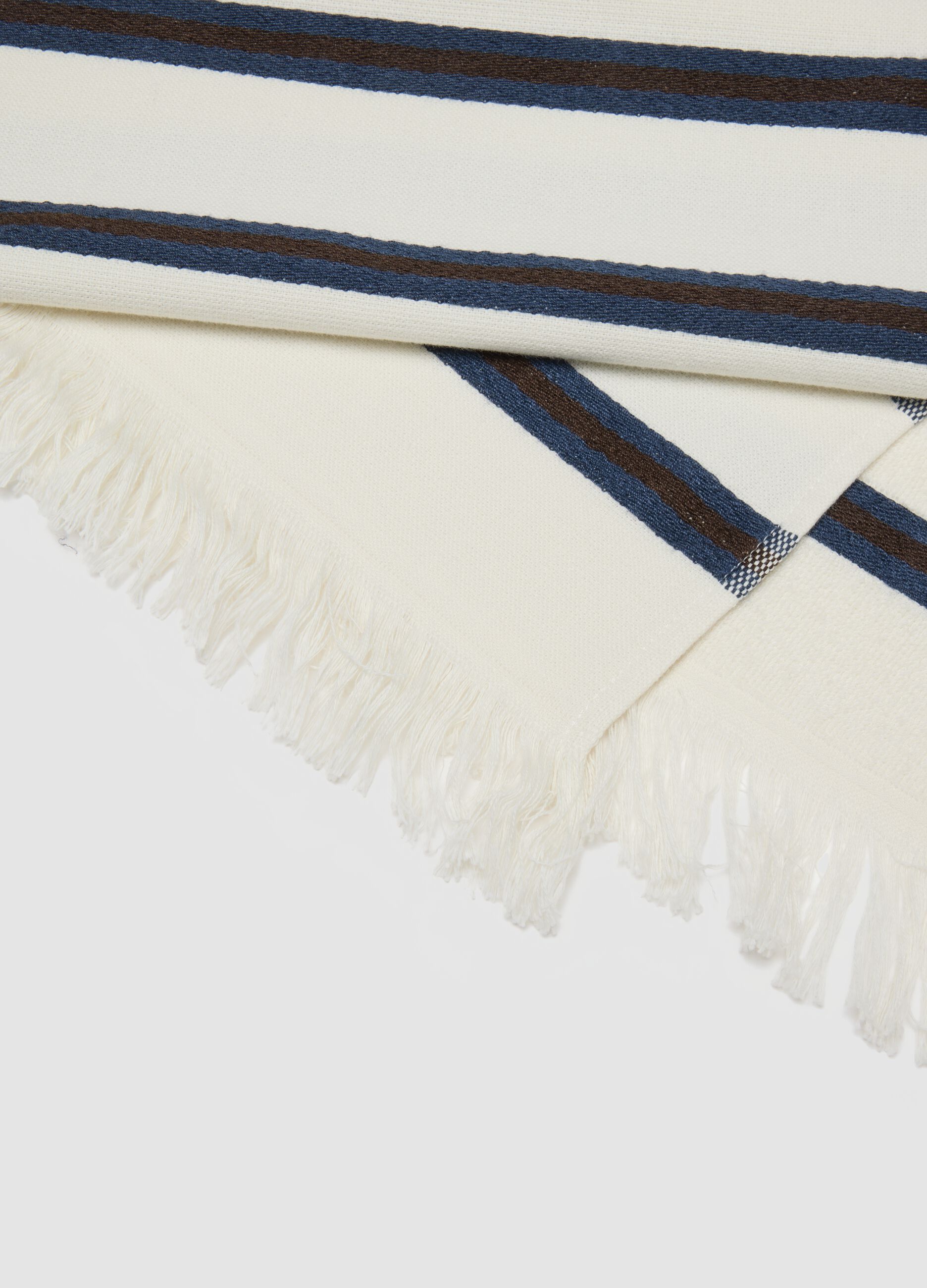 White striped cotton-blend beach towel with fringes