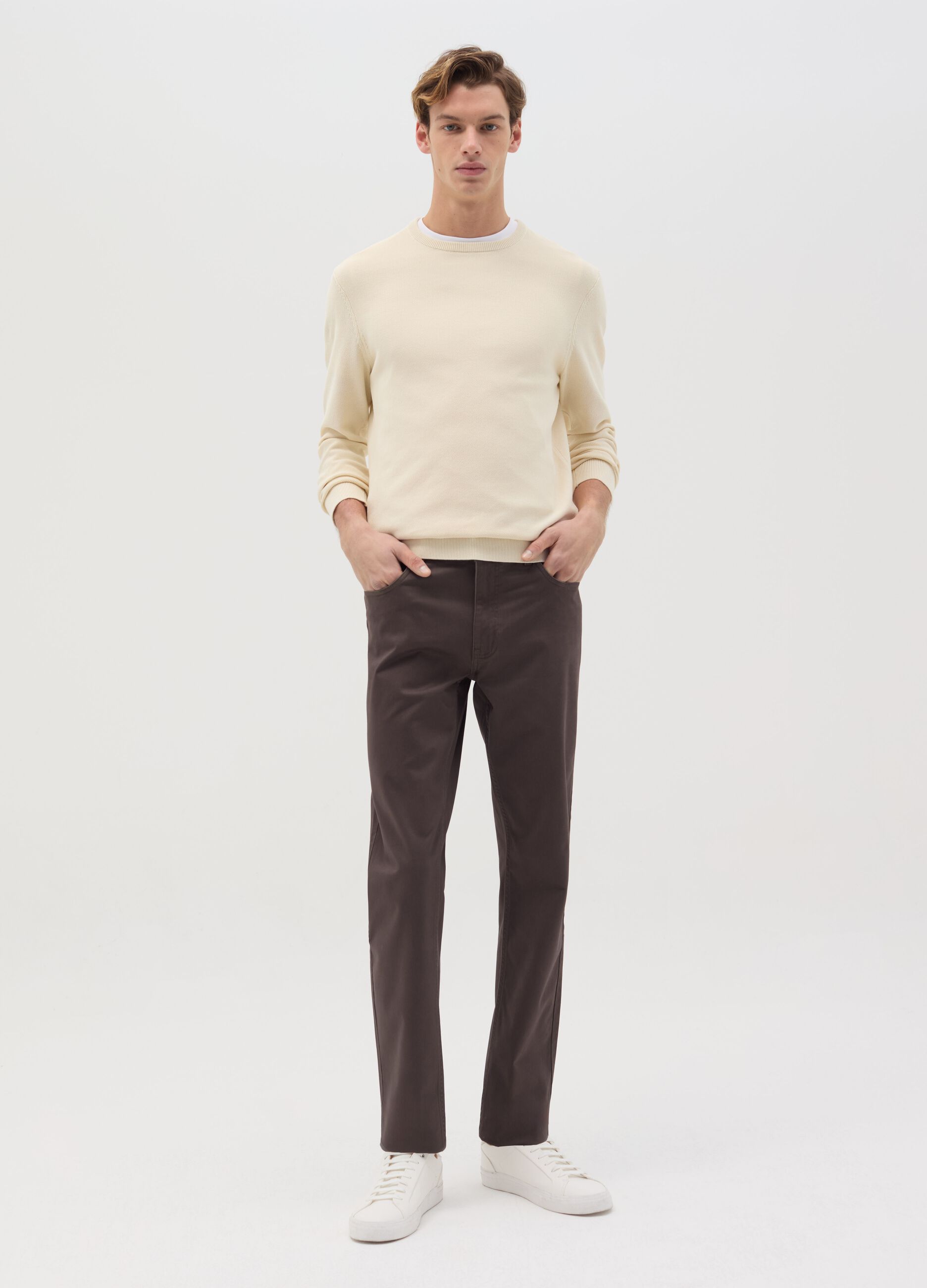Slim-fit trousers with five pockets